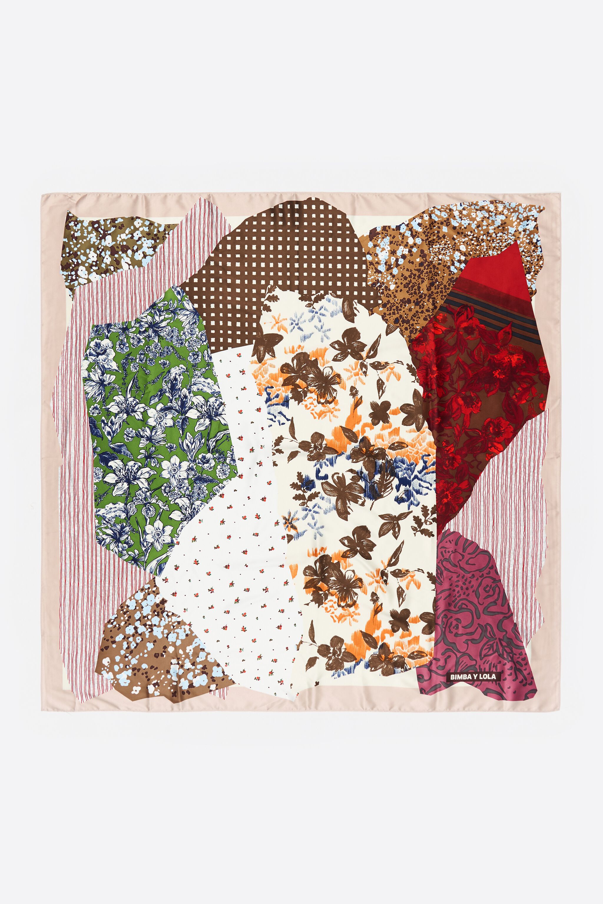 Pashmina con estampado de collage marrón