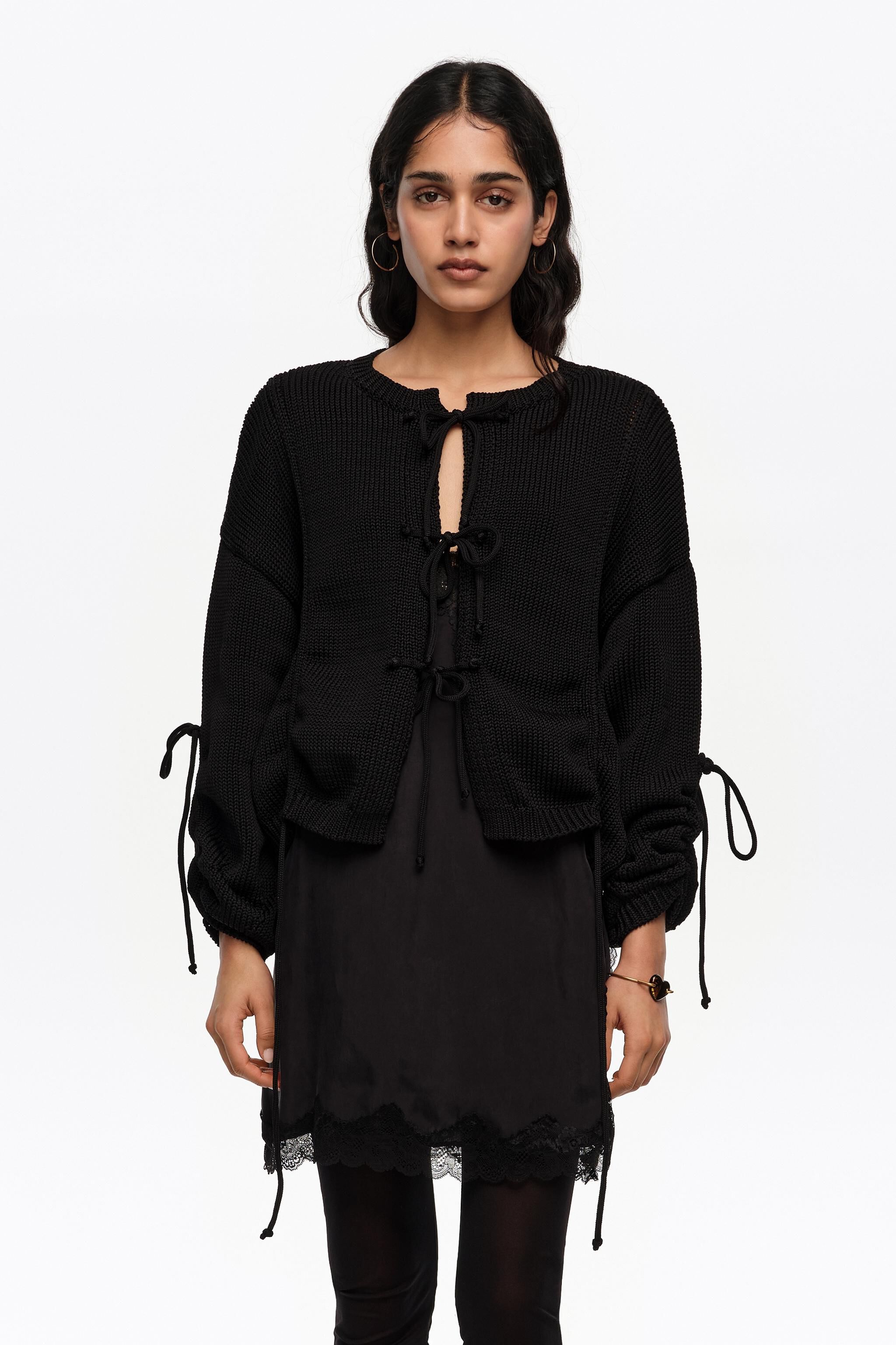 Cardigan con cordones negro