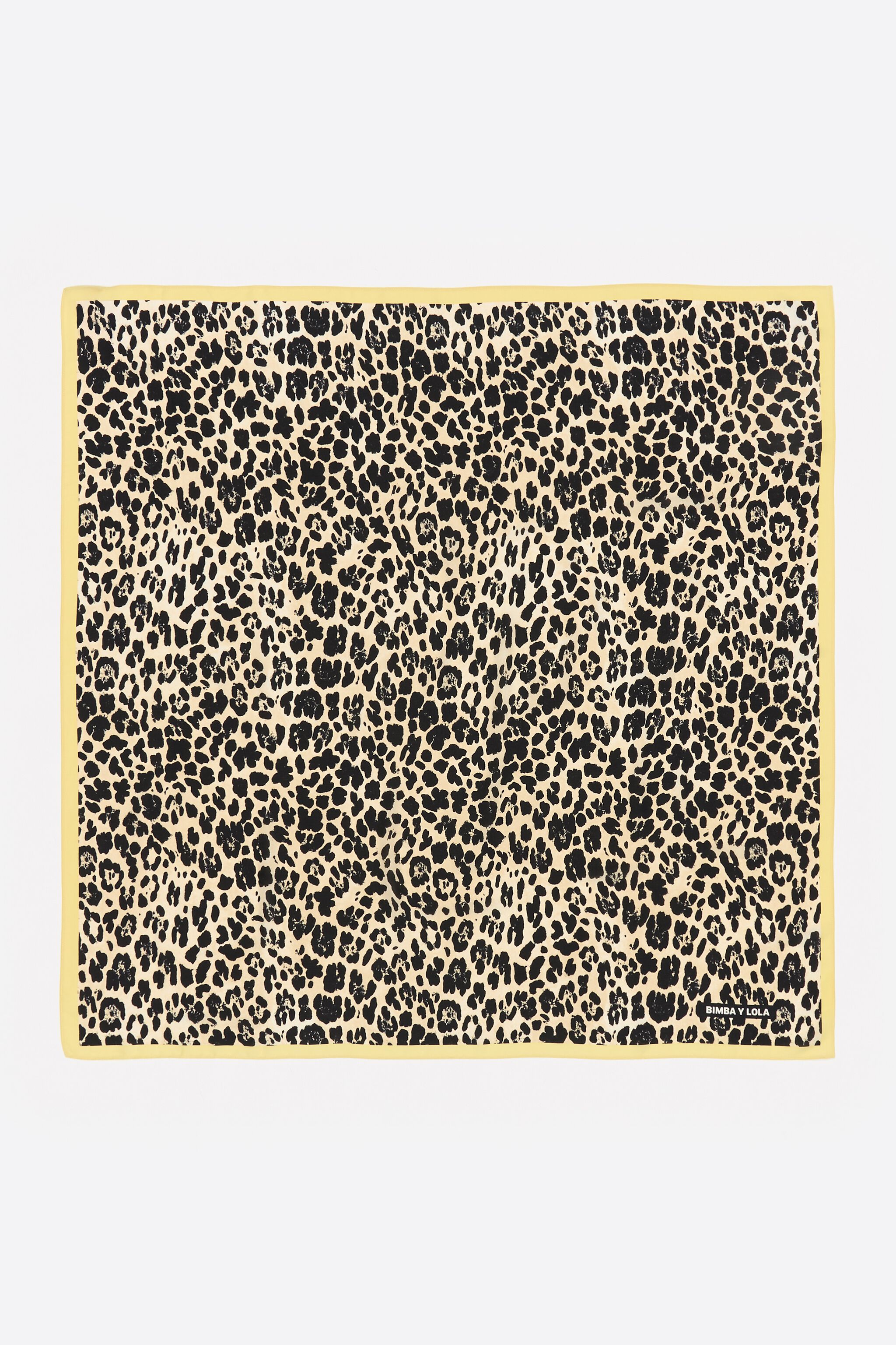 Pashmina con estampado de leopardo y borde contrastante