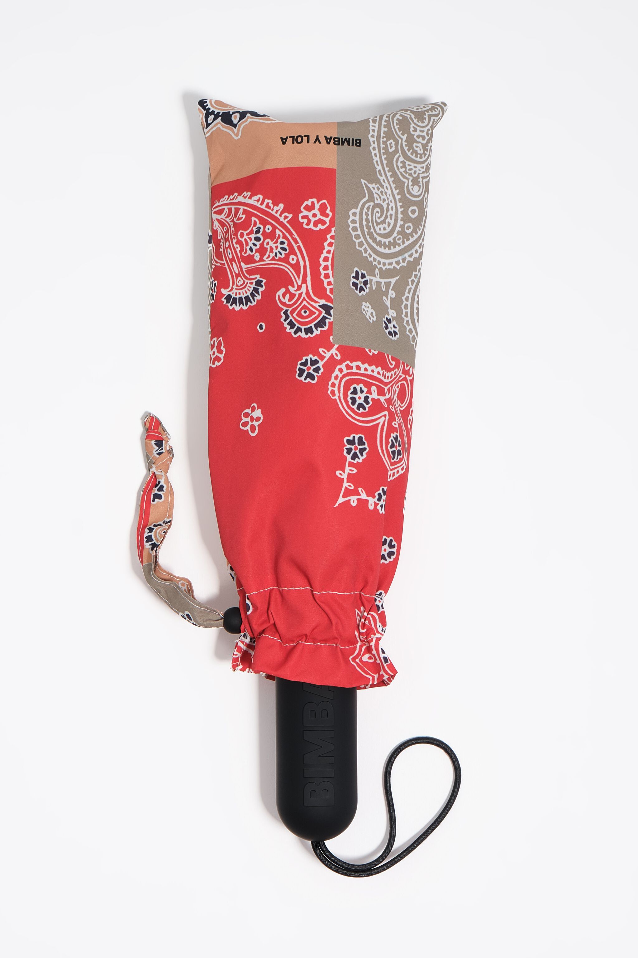 Paraguas con estampado de paisley en patchwork