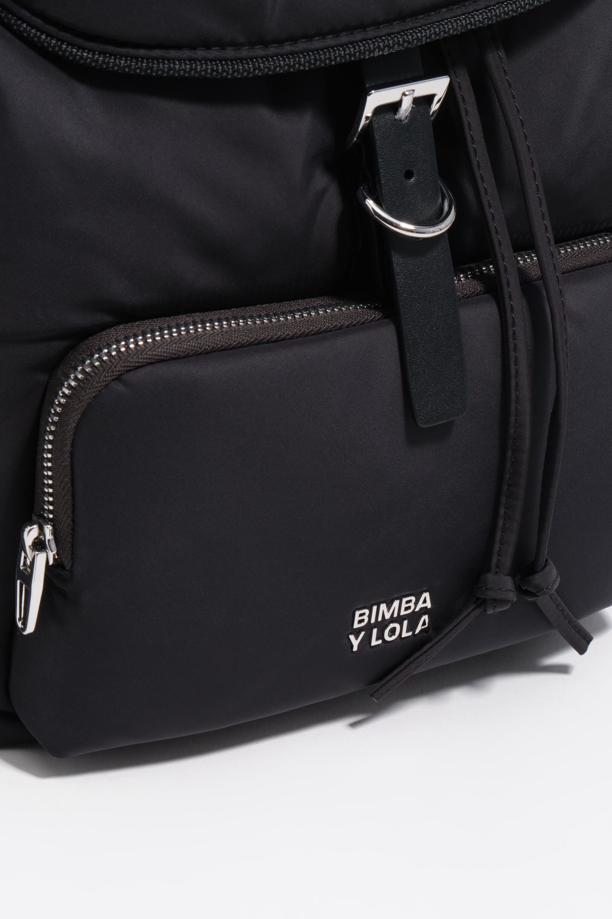 Mochila de bolsillo de nailon gris oscuro