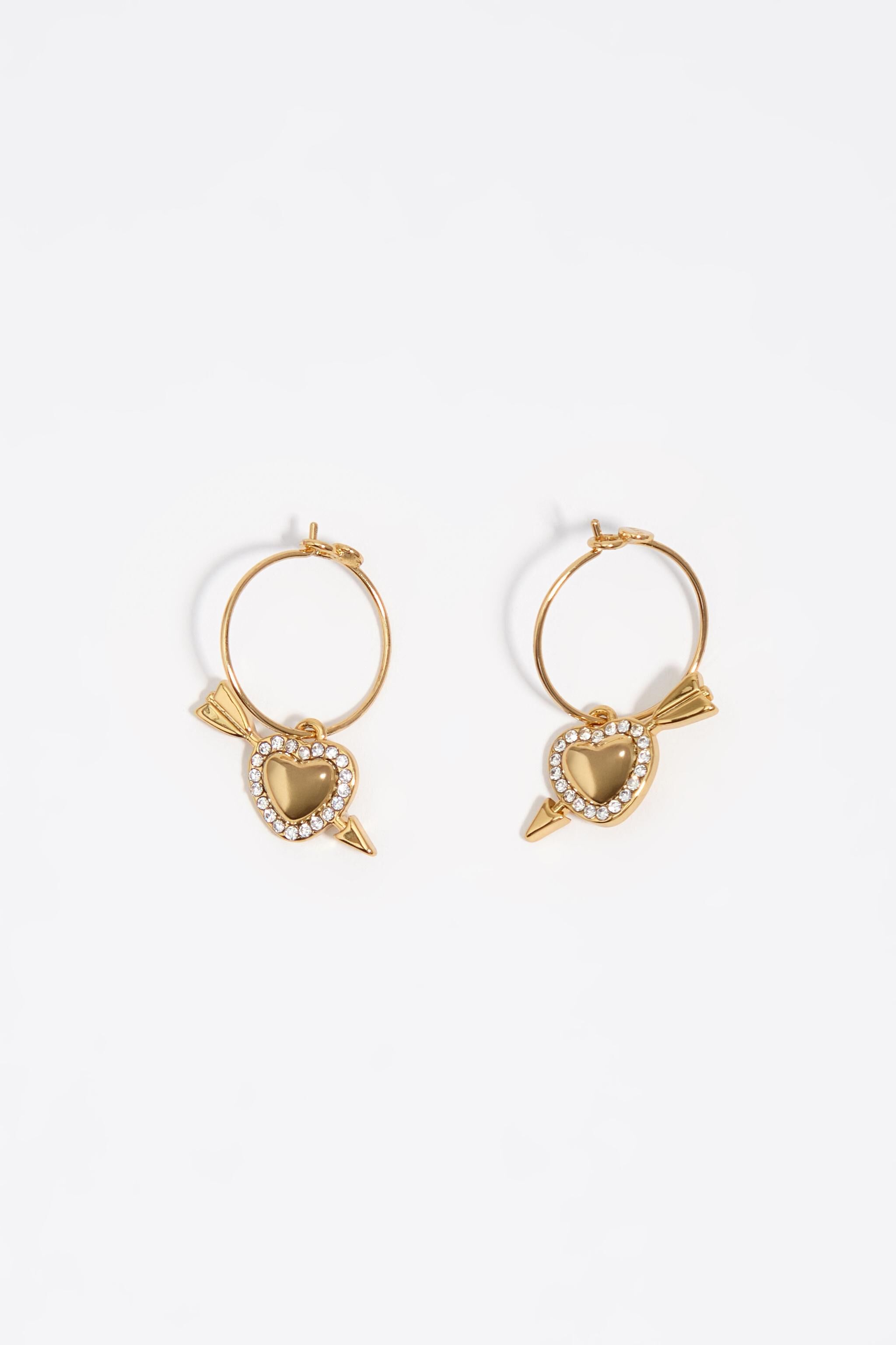 Aretes de aro con corazón y flecha dorado