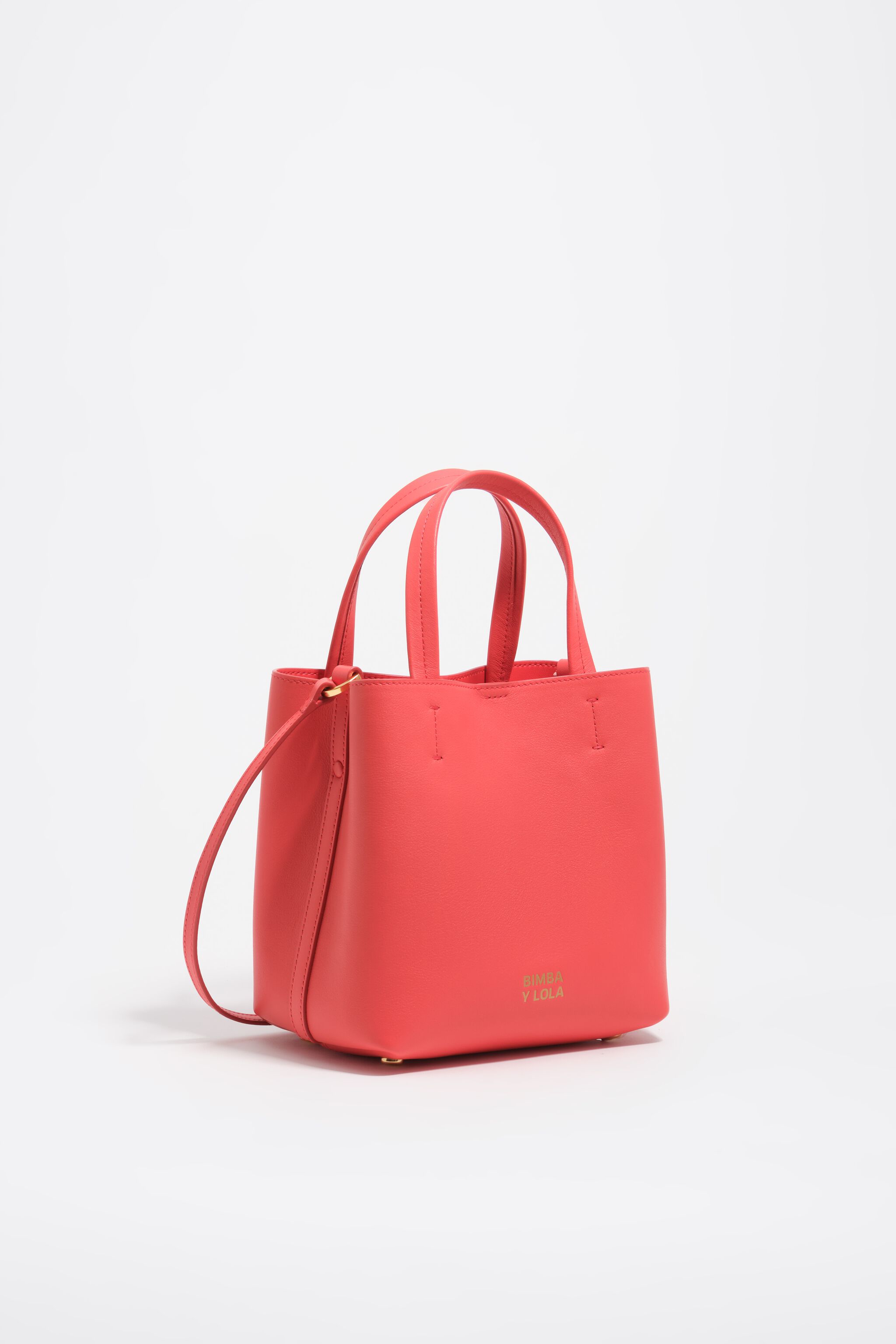 Bolso pequeño de cuero rojo intenso