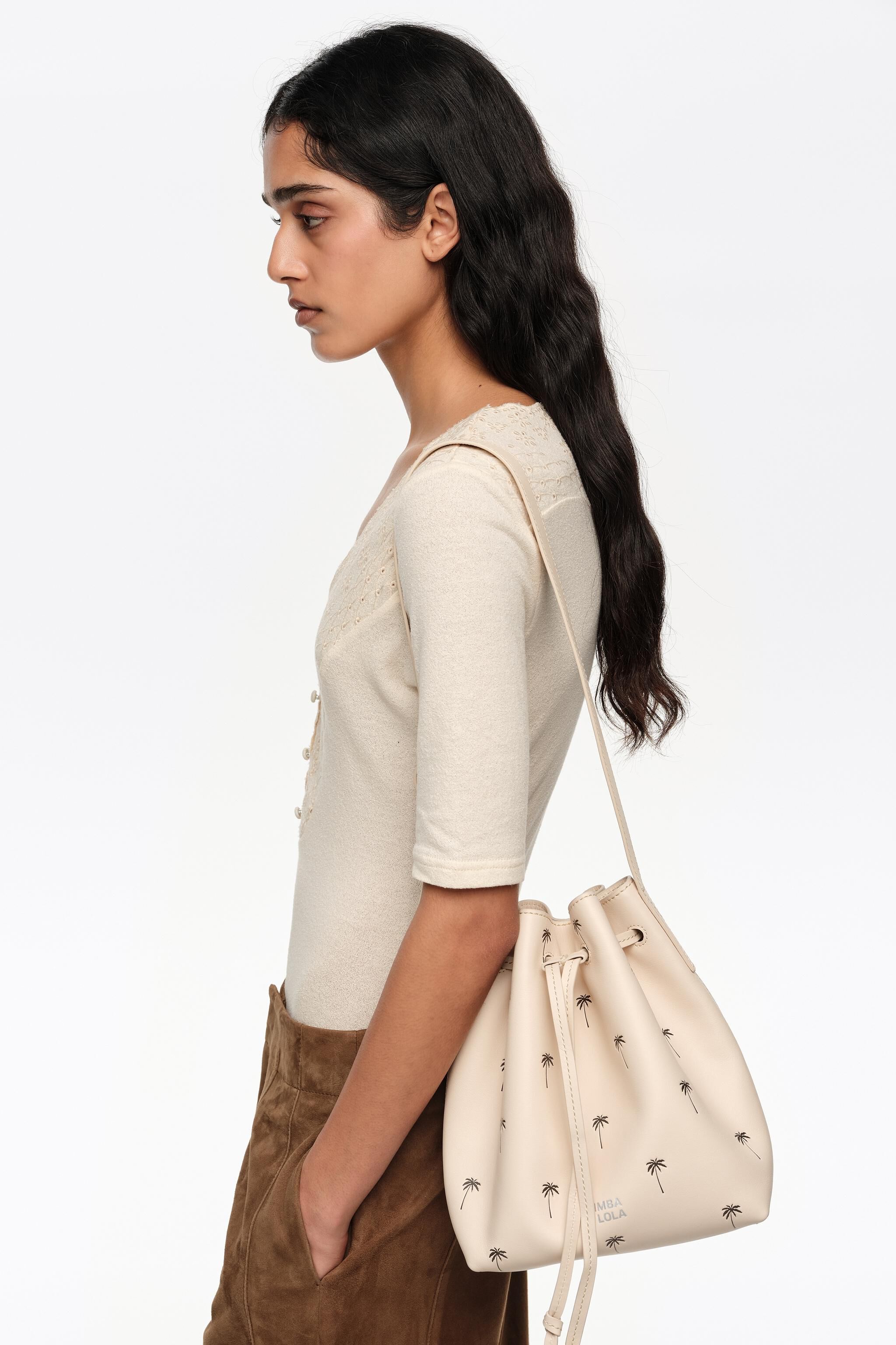 Bolso de mano bucket Large Palms sand cuero Carlino