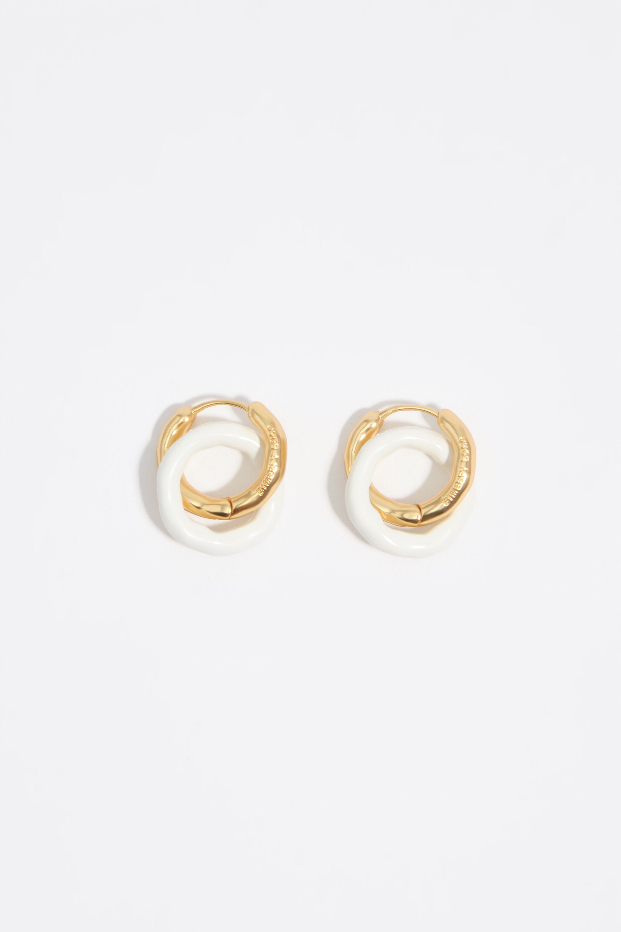 Pendientes de aro doble con esmalte marrón