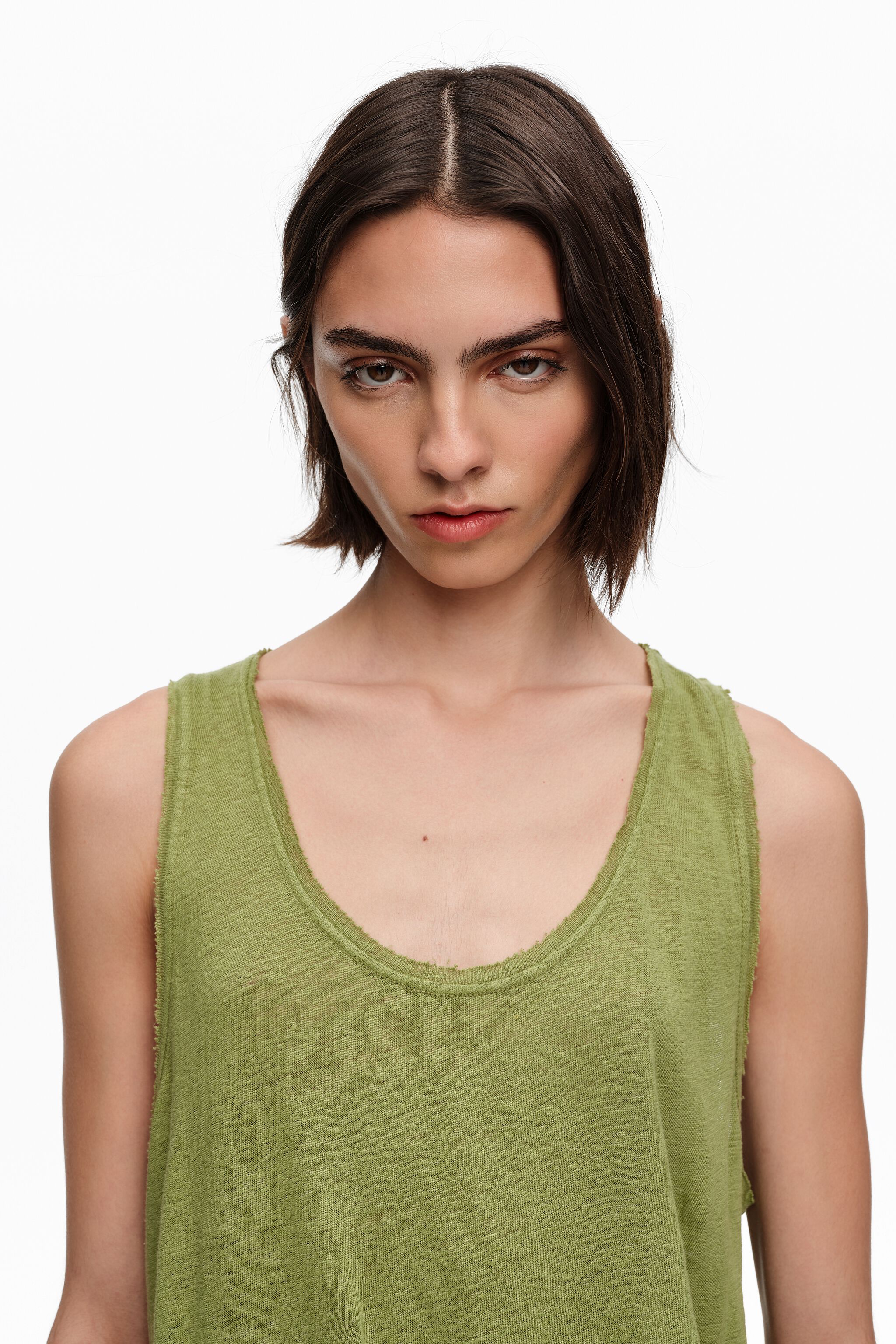 Top de encaje de lino lavado en verde