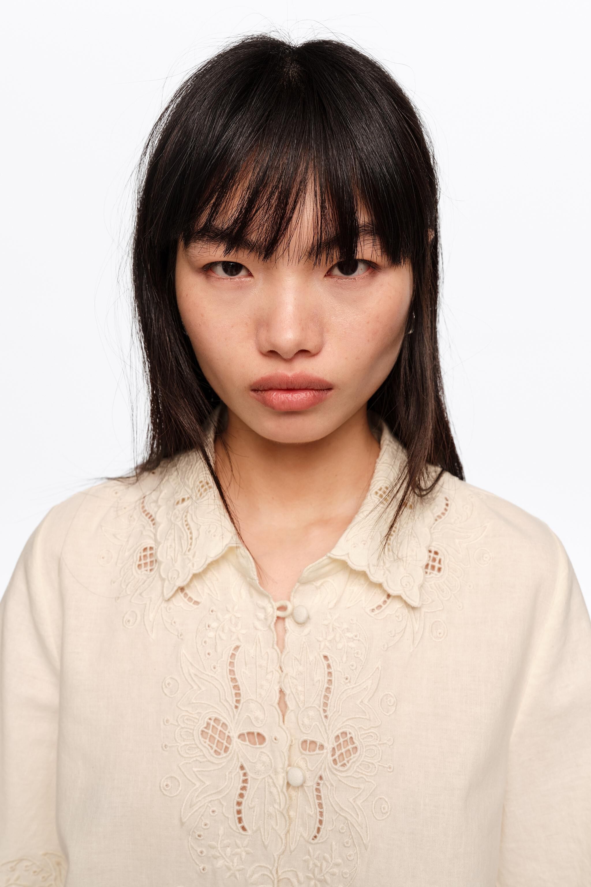 Camisa beige de lino y algodón con bordado