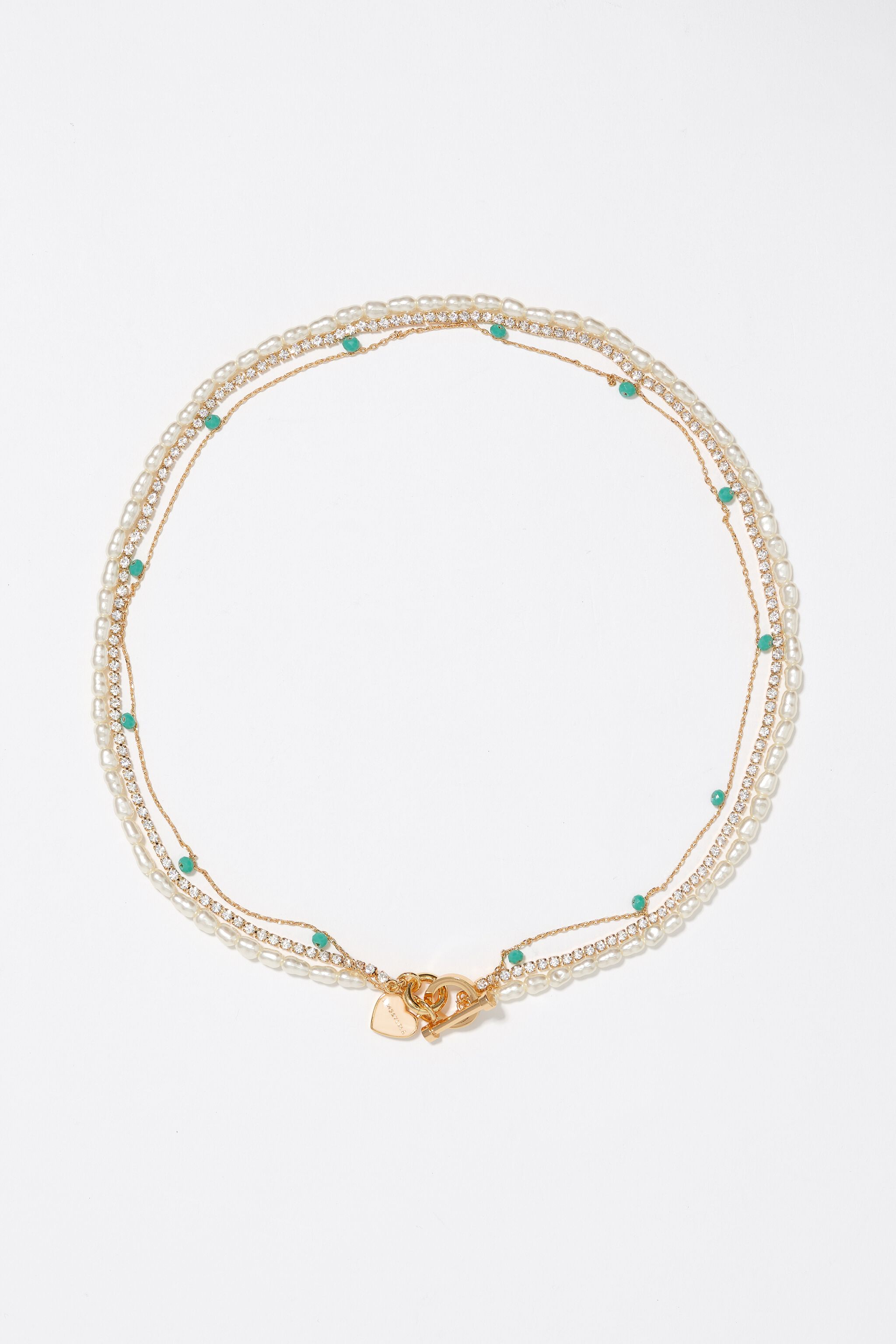 Collar de doble capa con forma de corazón y cadena dorada con perlas
