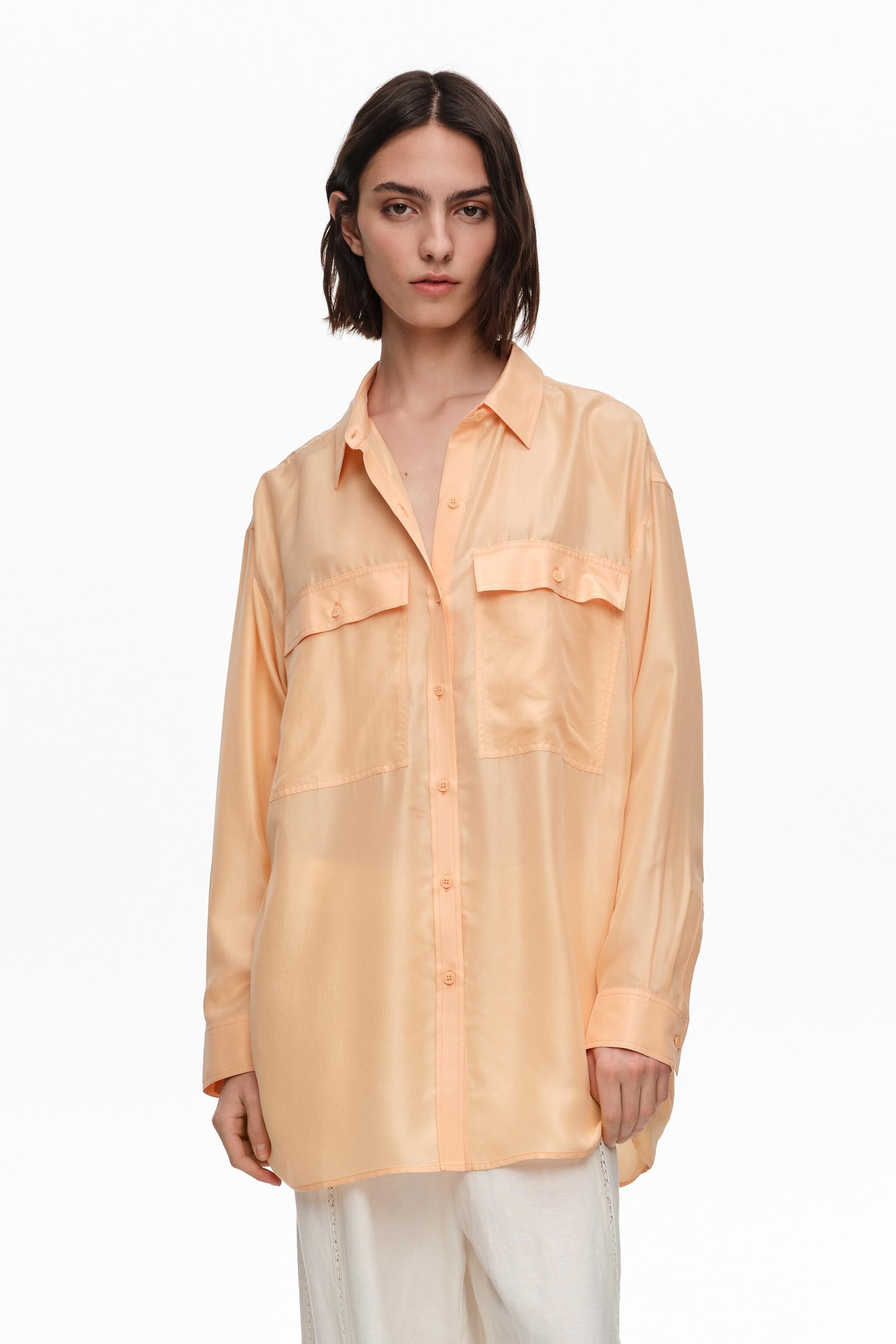 Camisa oversize de seda naranja claro