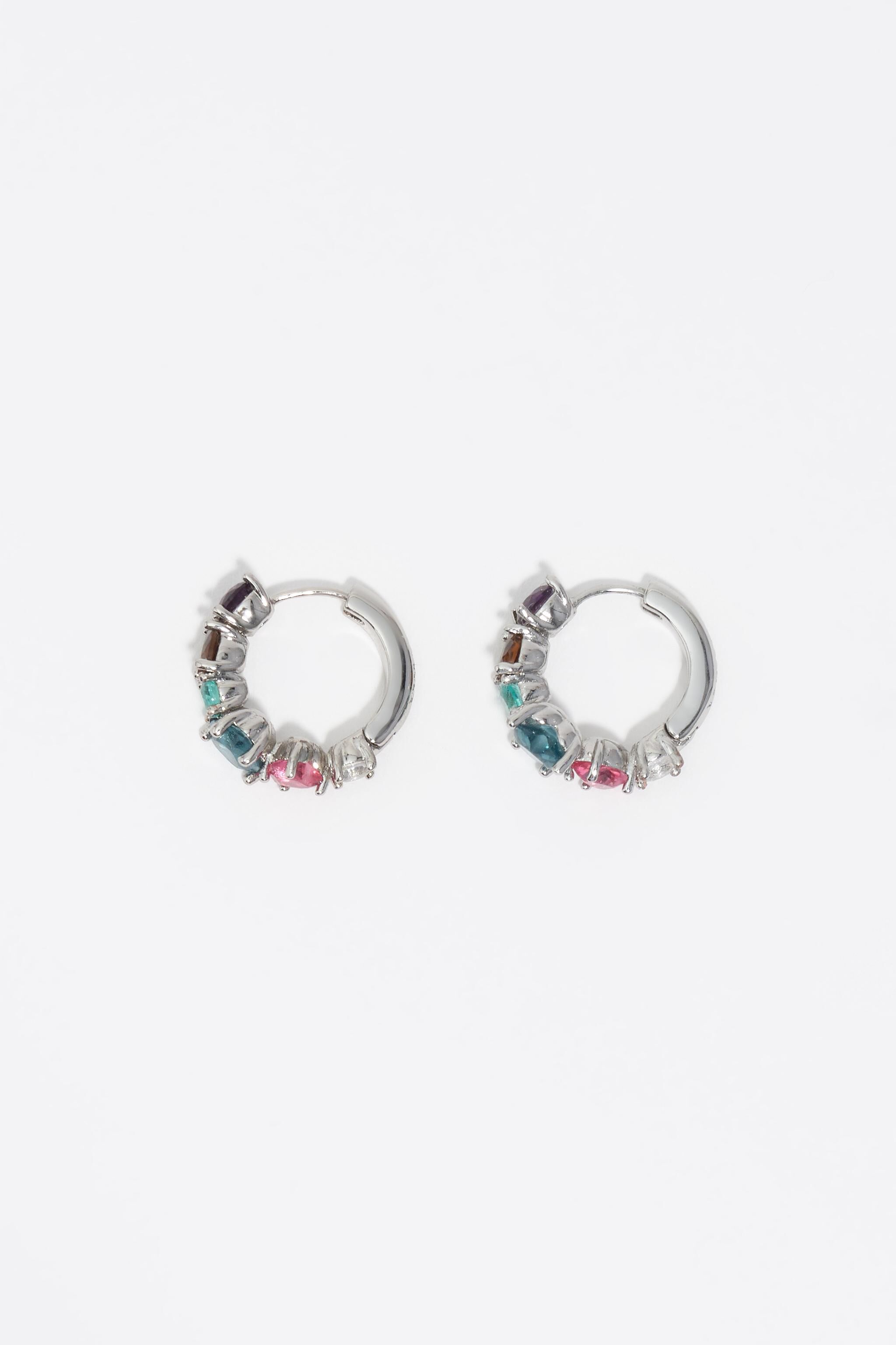 Aretes de aro con corazones de cristal pequeños