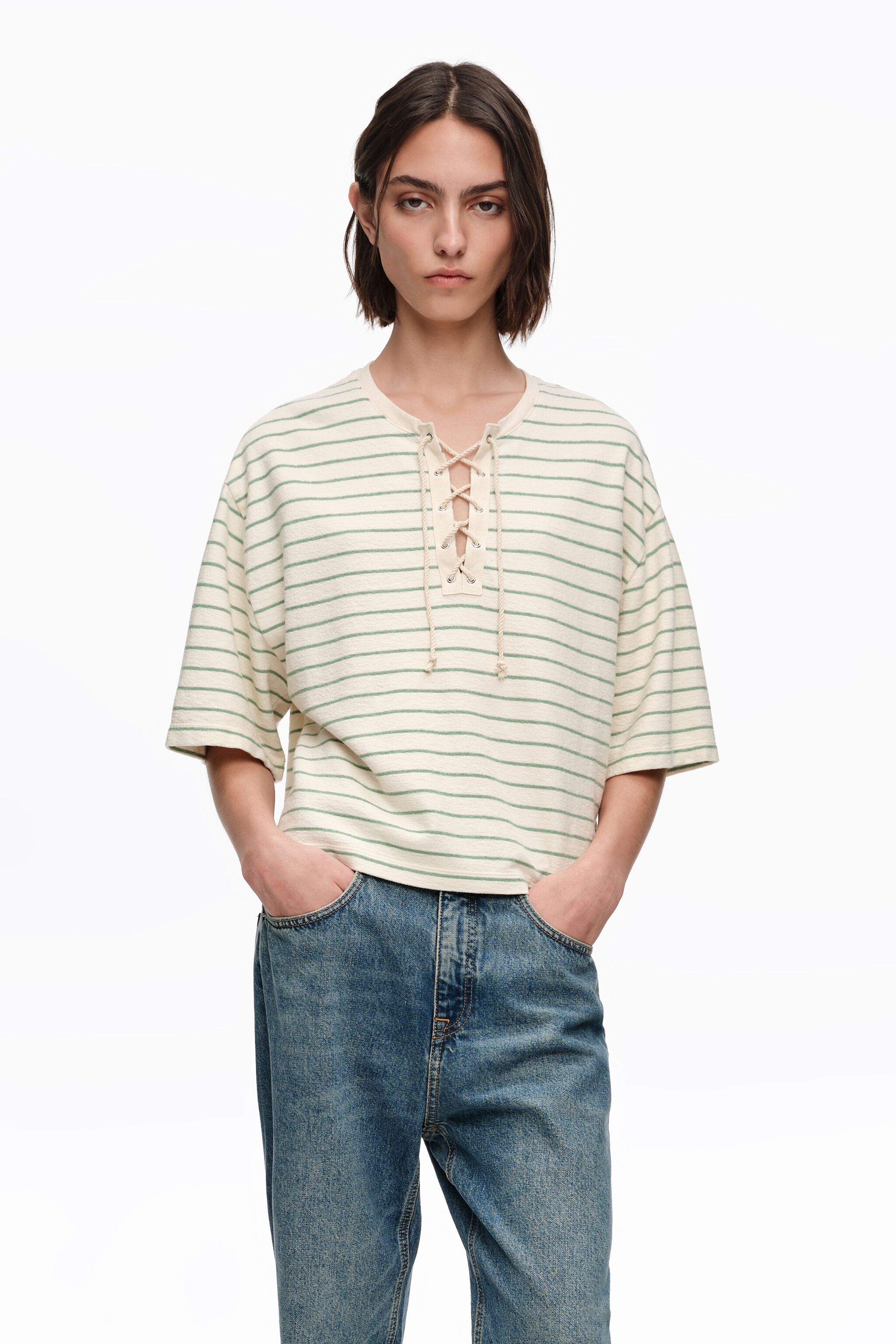 Camiseta de cuello redondo con rayas verdes ajustable