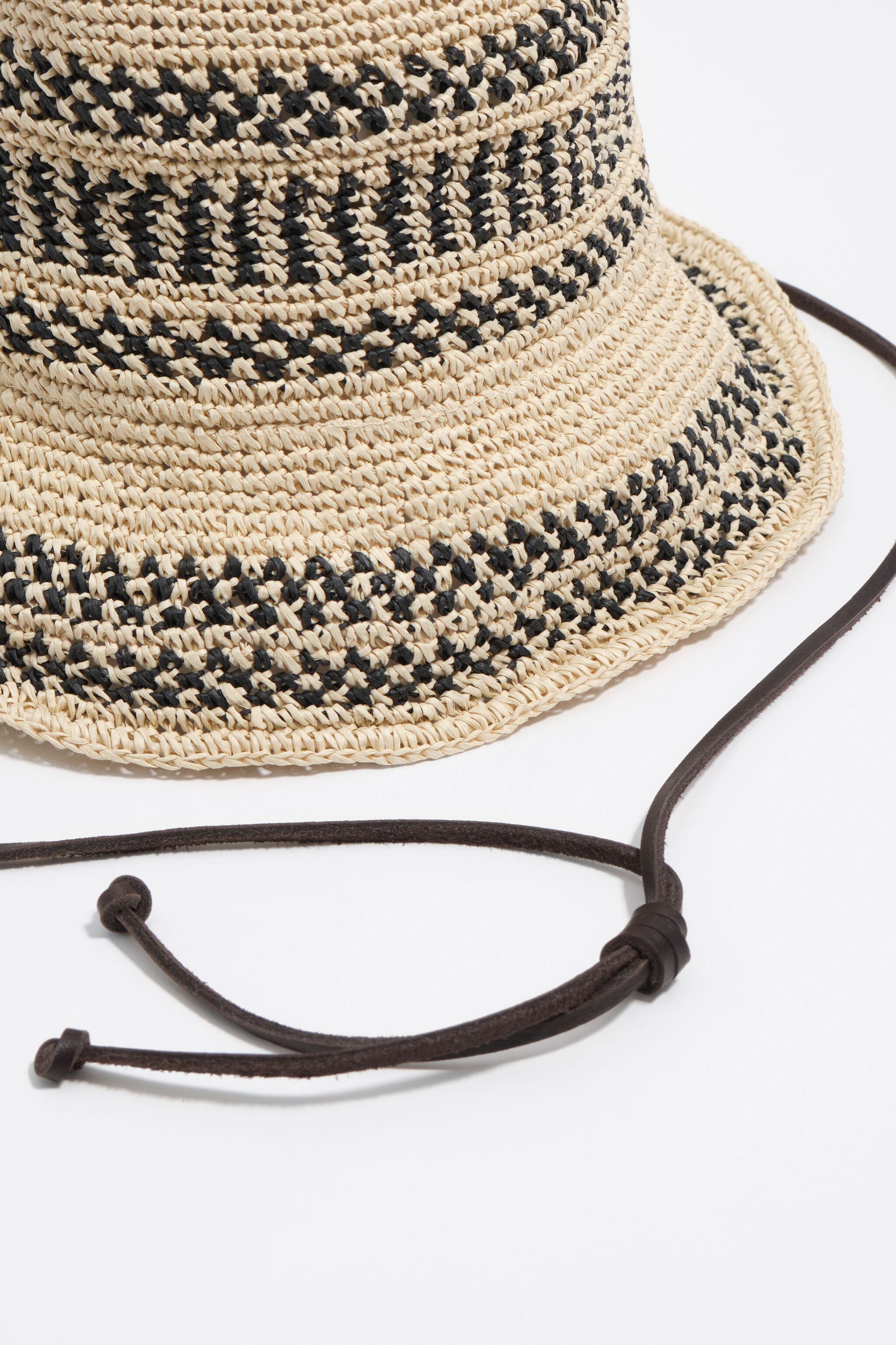 Sombrero de efecto rafia natural y negro