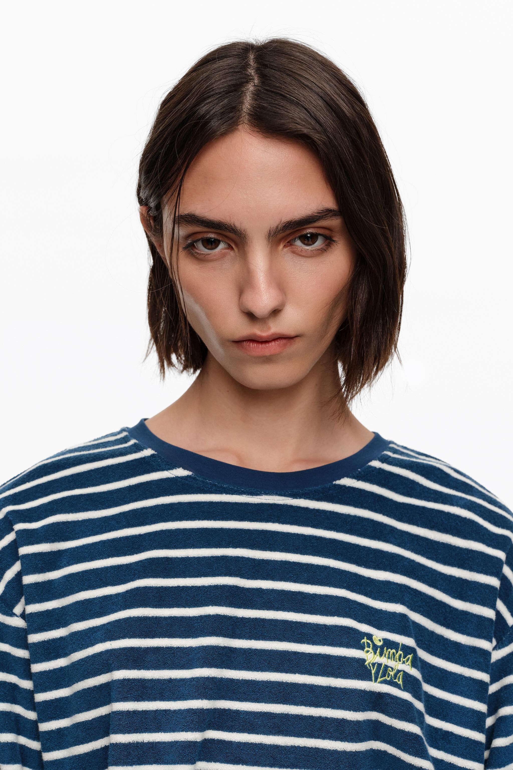 Camiseta de manga larga con estampado a rayas azul marino