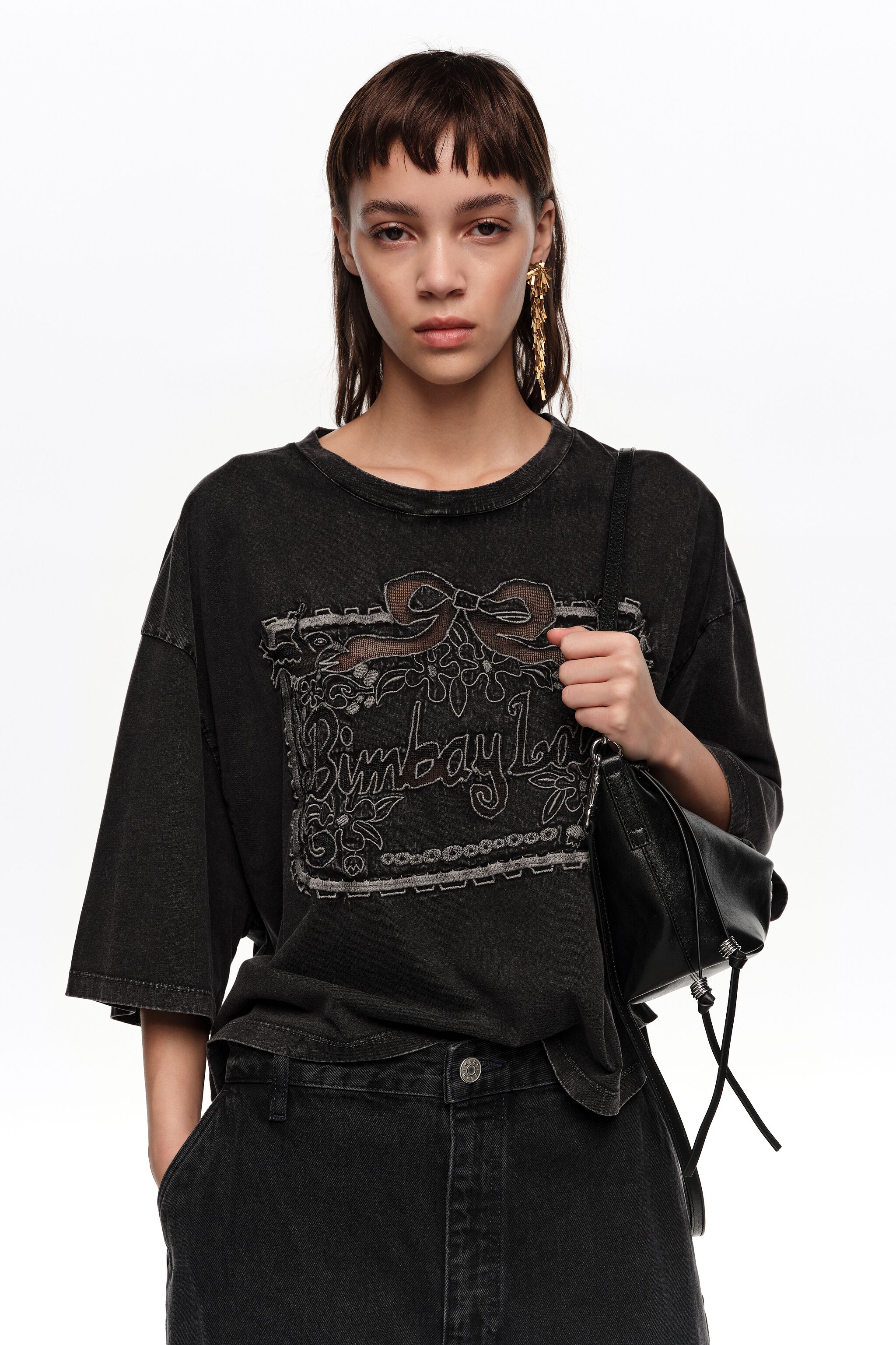 Camiseta maxi de broderie anglaise con logo en negro desvanecido