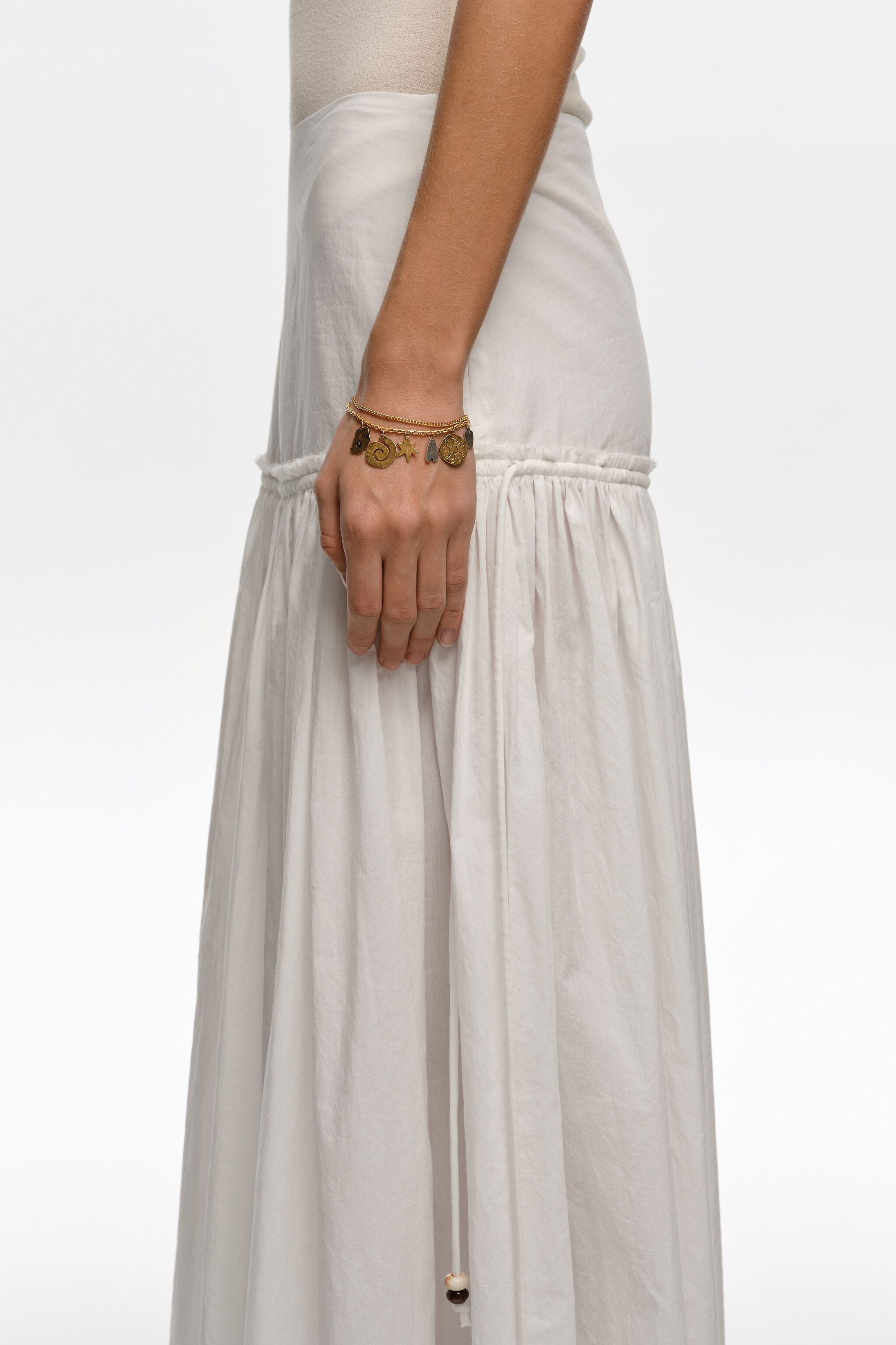 Pulsera de silueta de metal bicolor con cadena doble