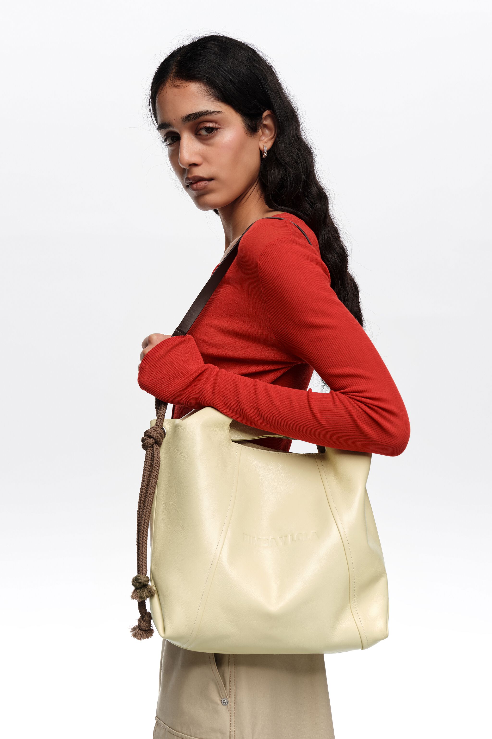 Bolso de papel de cuero amarillo pálido mediano