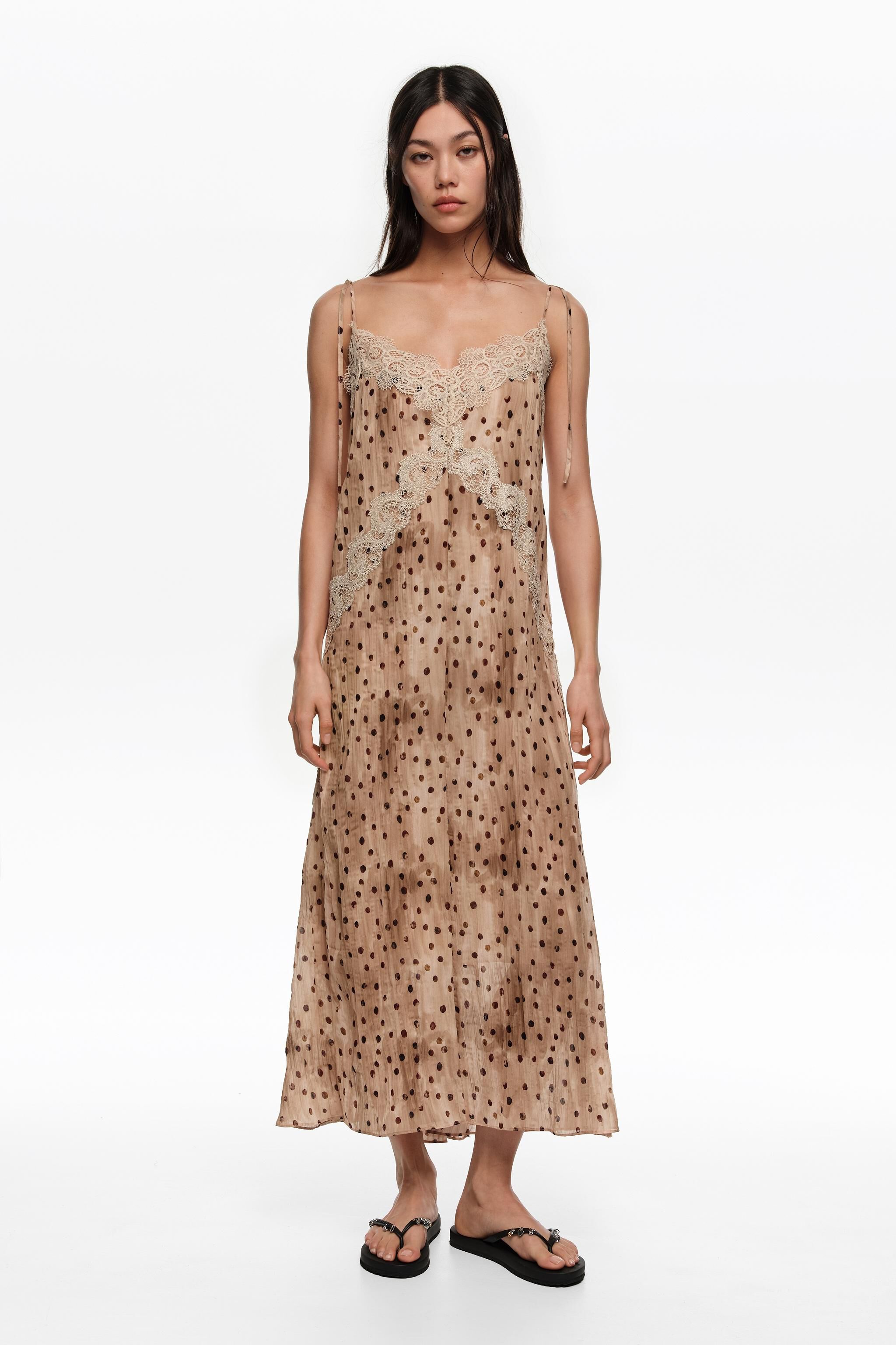 Vestido de puntas de acuarela con volantes