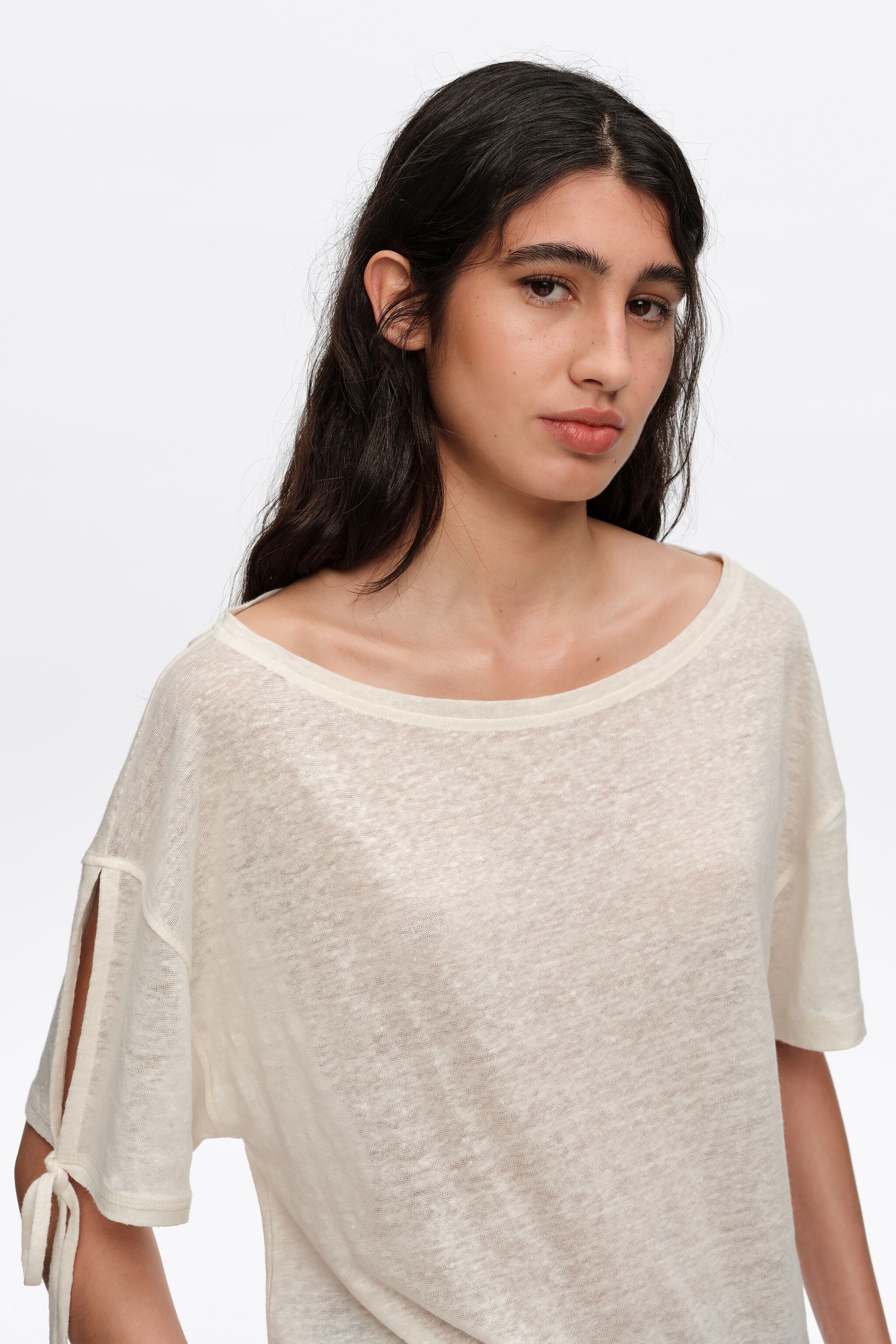 Camiseta de lino marfil con cintura ajustable