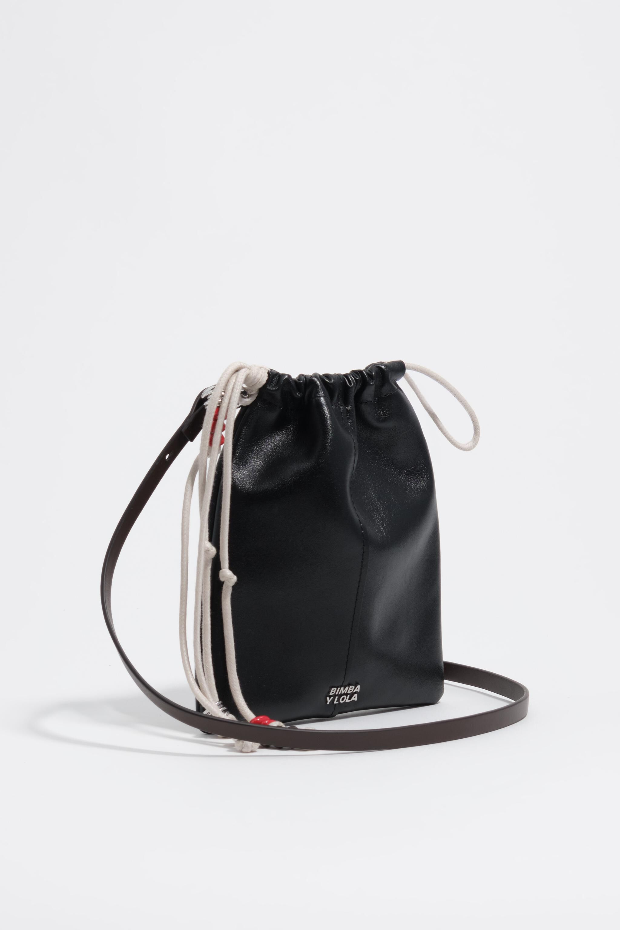 Minibolso de cuero negro