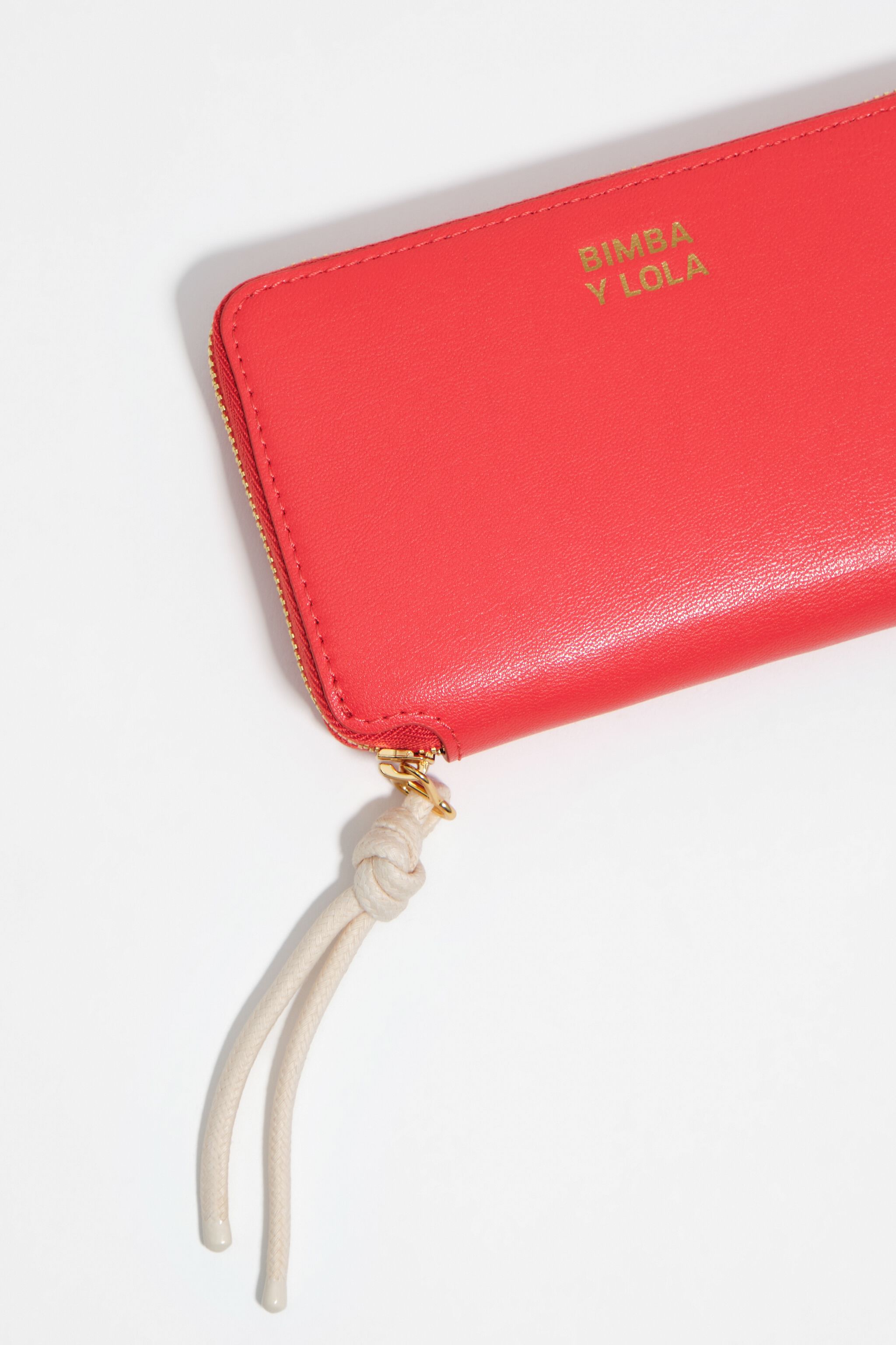 Cartera de cuero rojo claro horizontal mediano