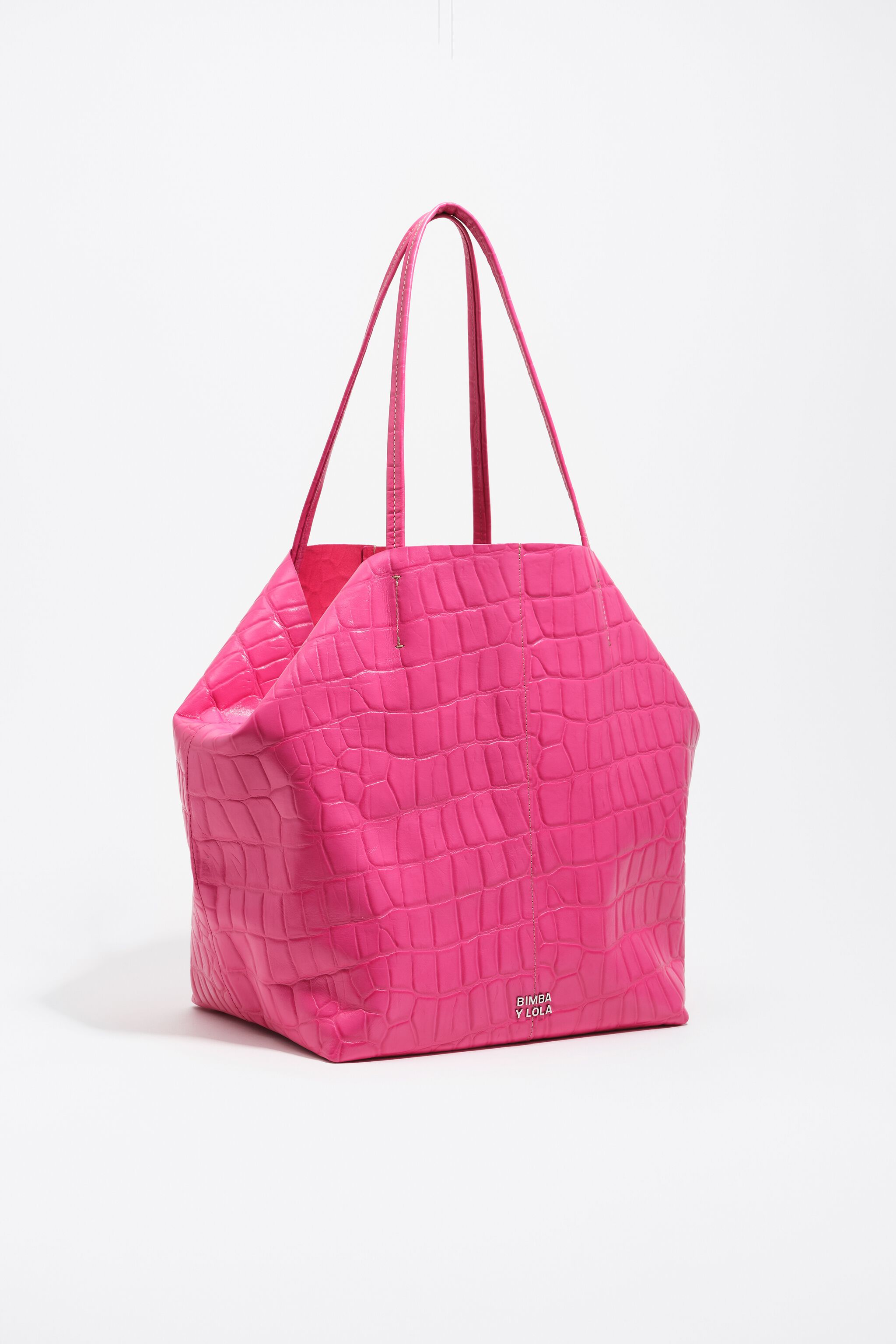 Bolso de mano grande de cuero con estampado de cocodrilo fucsia