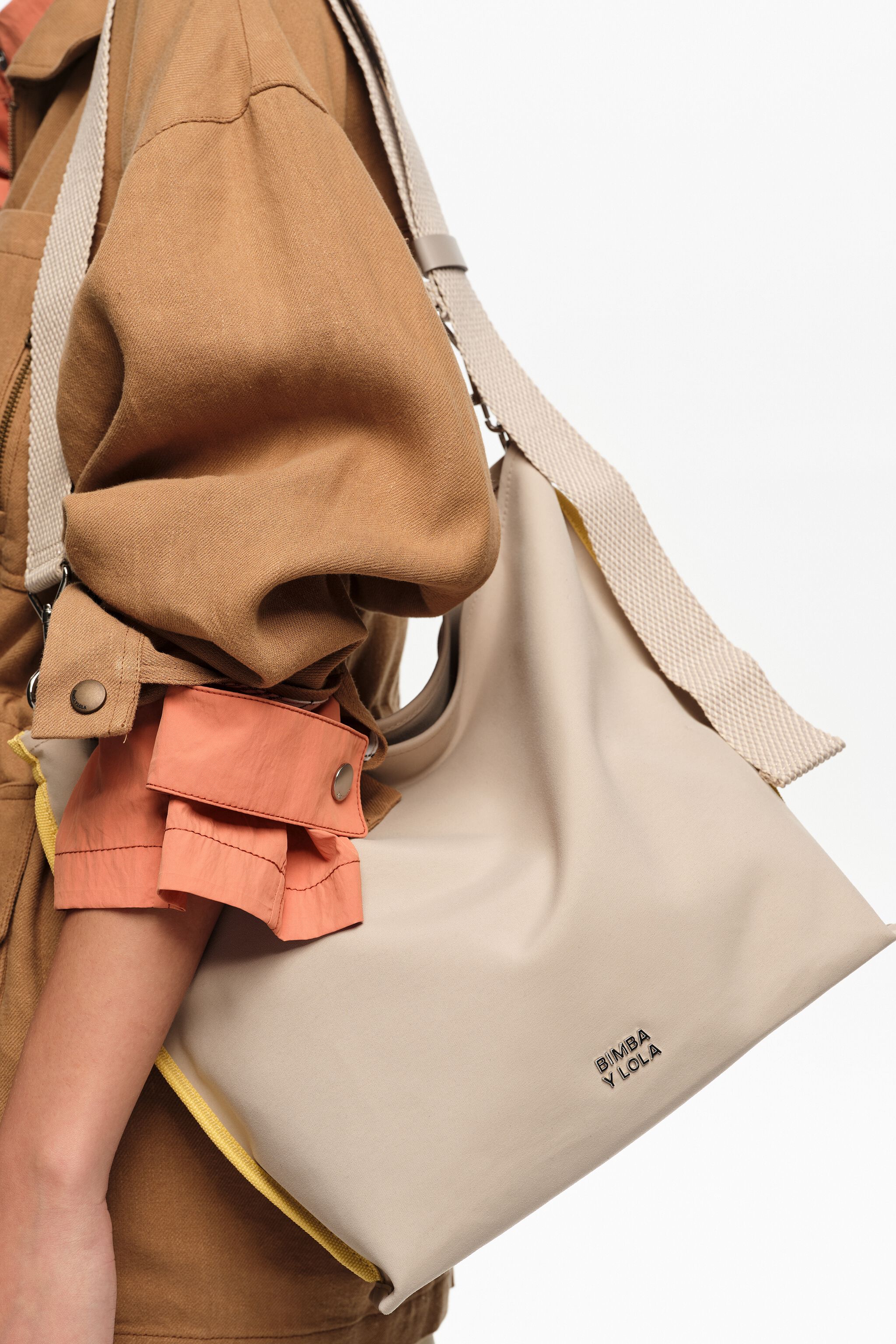 Bolso Carlino de gabardina arena mediana
