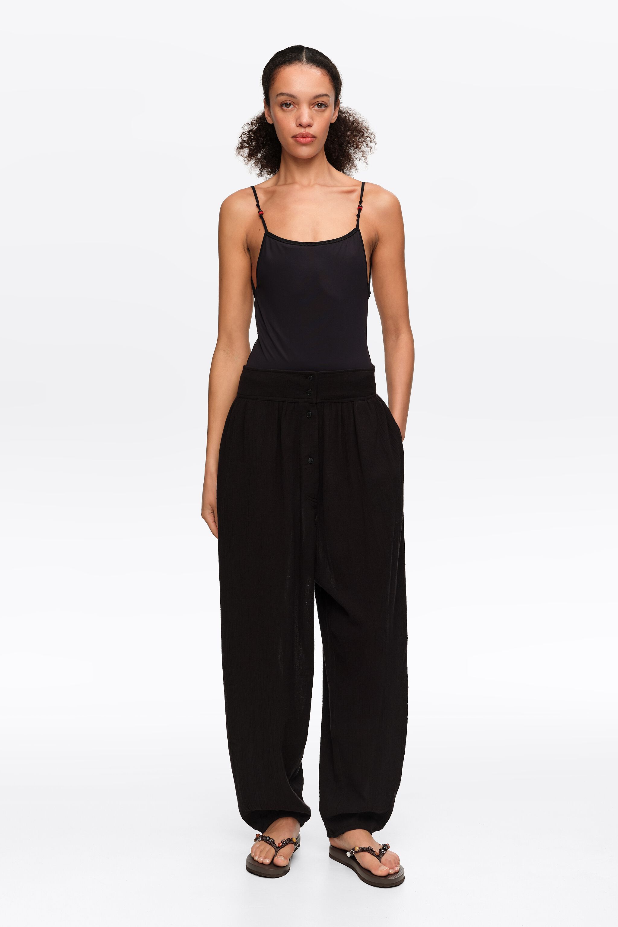 Pantalones de algodón con textura negra tipo harem
