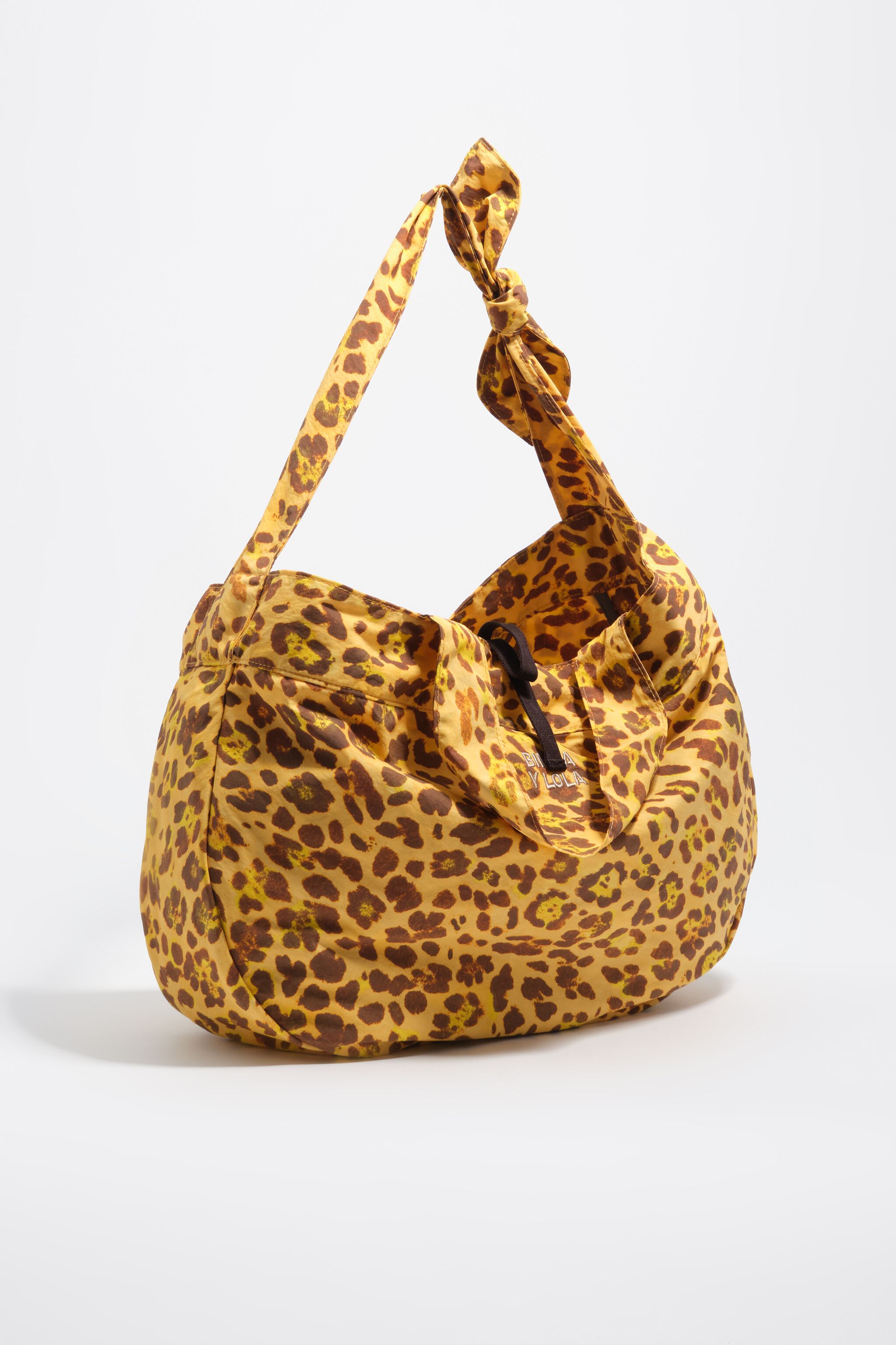 Bolso shopper de nailon amarillo con estampado de leopardo