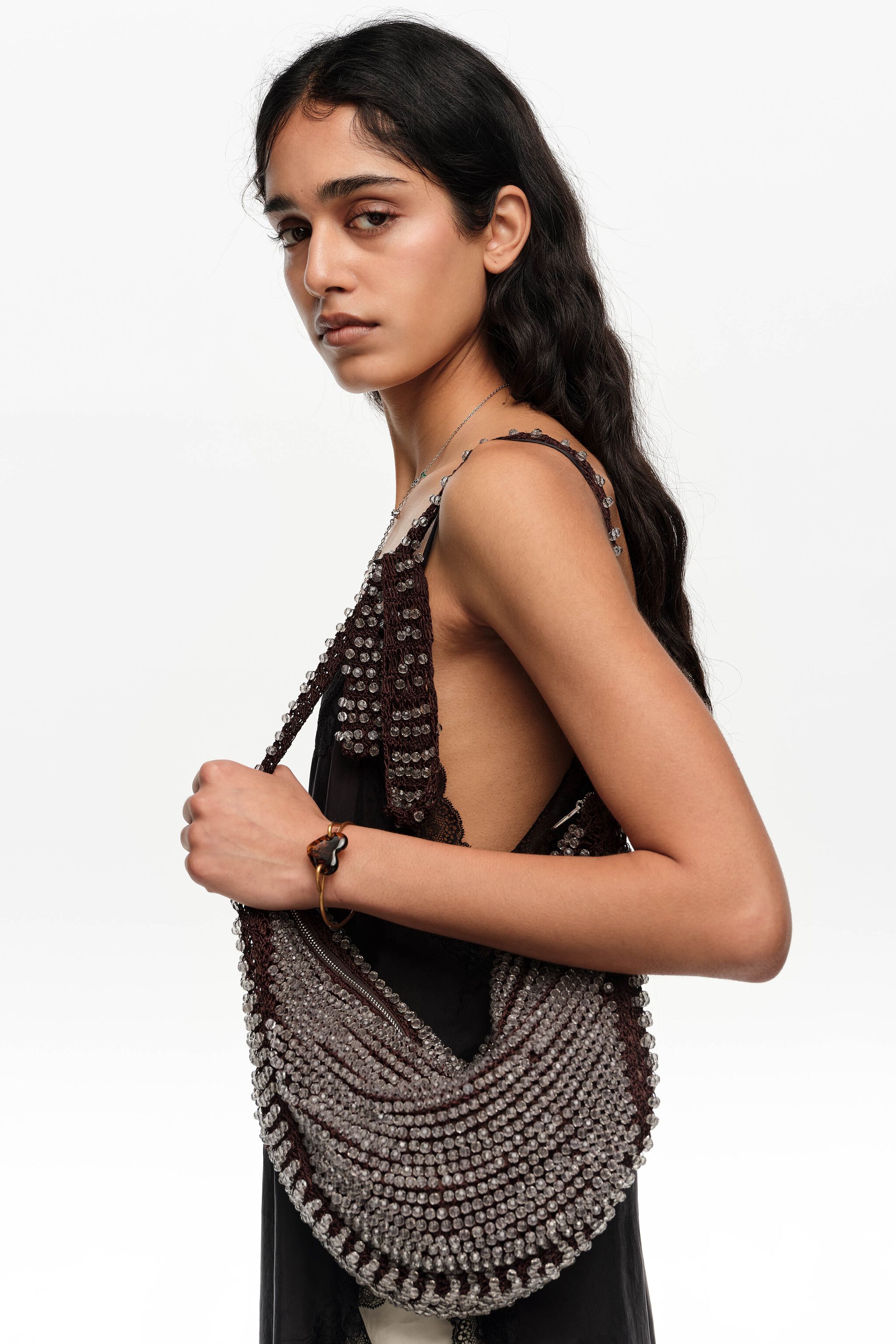 Bolso de crochet con cuentas de chocolate pequeño