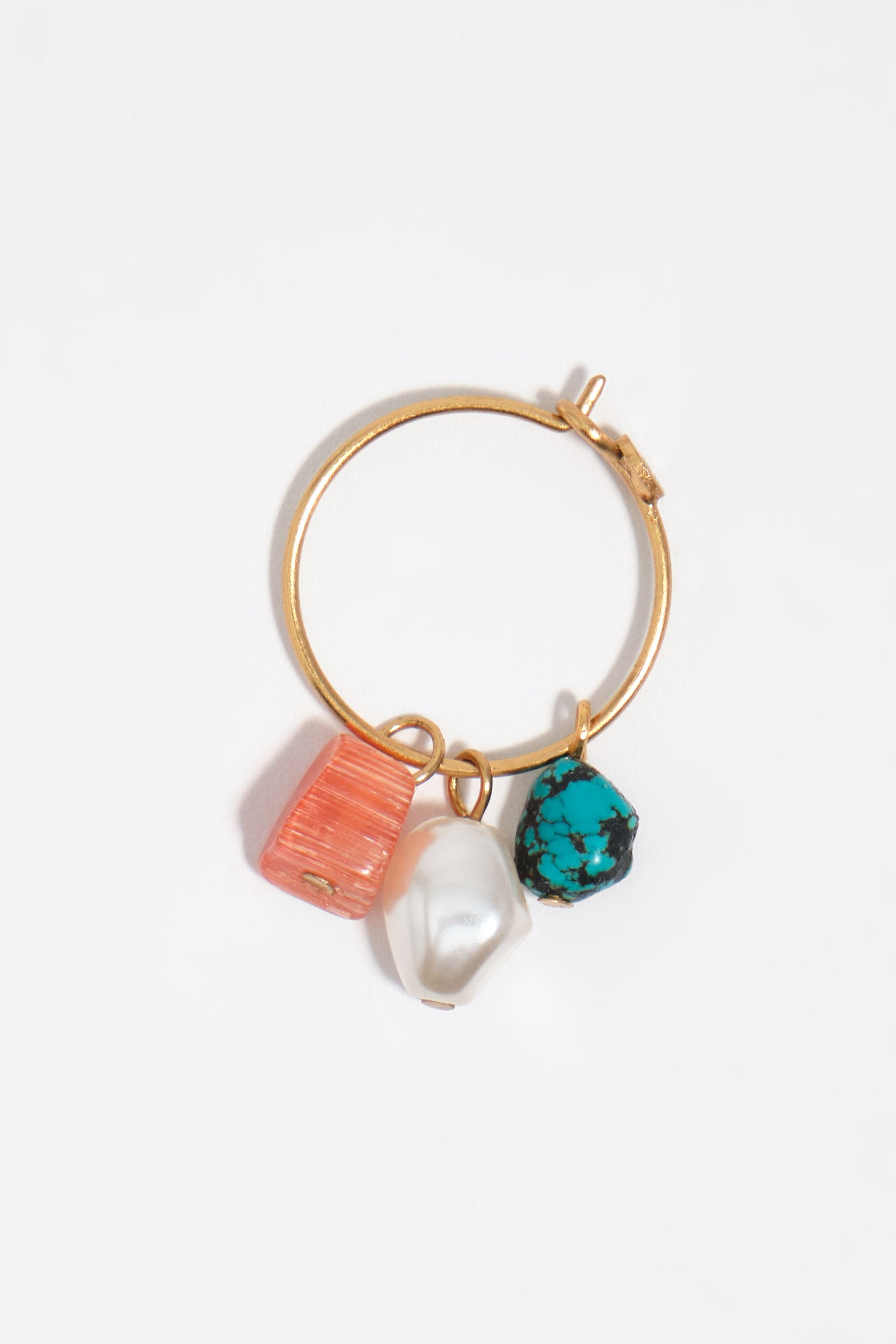 Aretes de aro con piedras multicolor y perla dorada