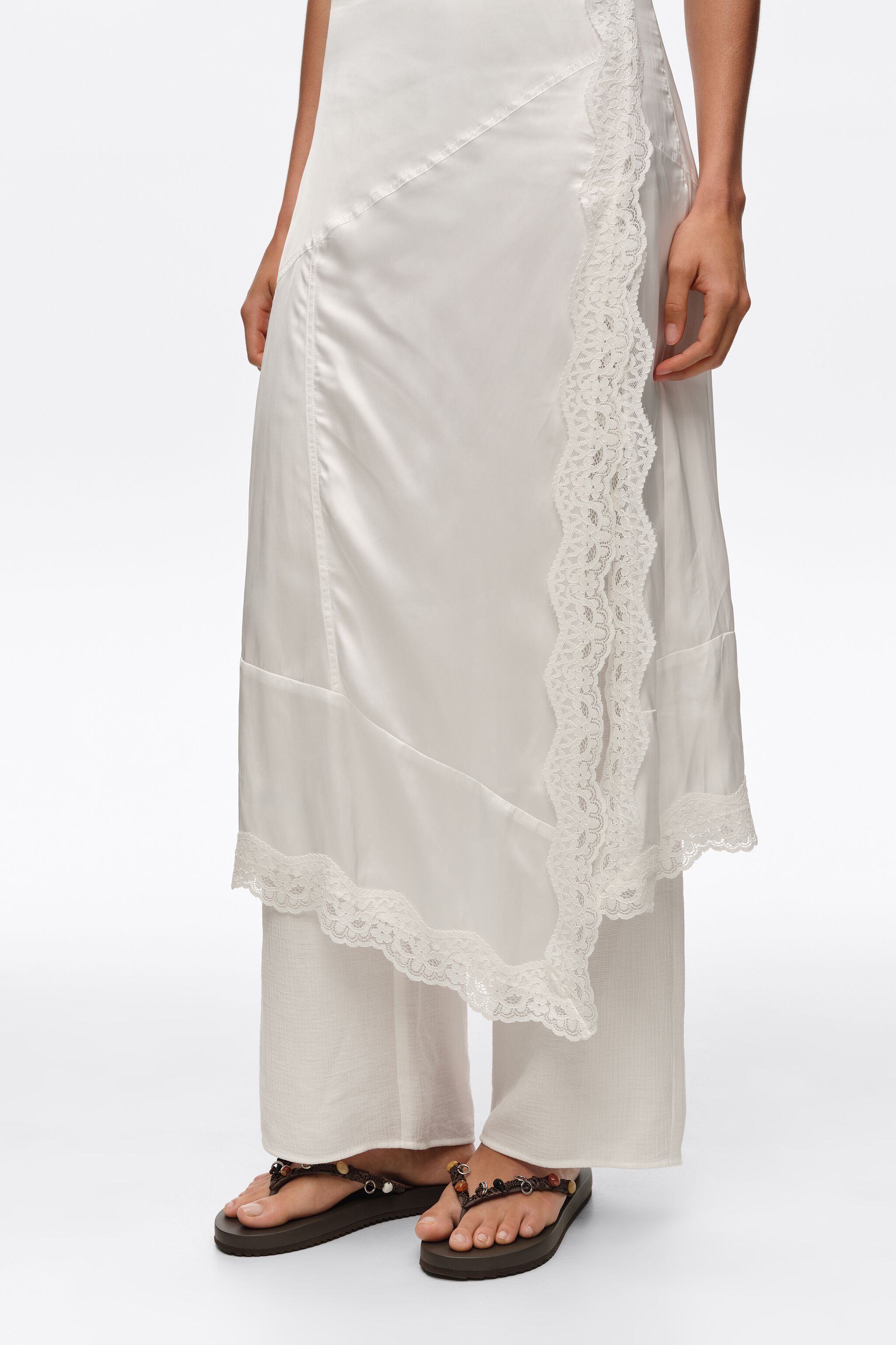 Short de encaje de viscosa blanco perla