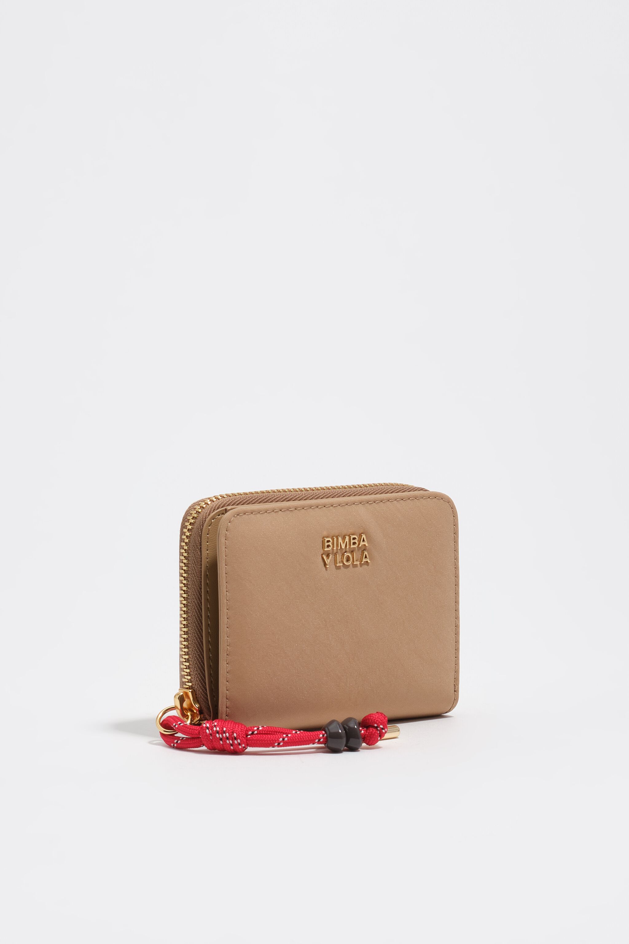 Billetera de nylon con solapa de camel