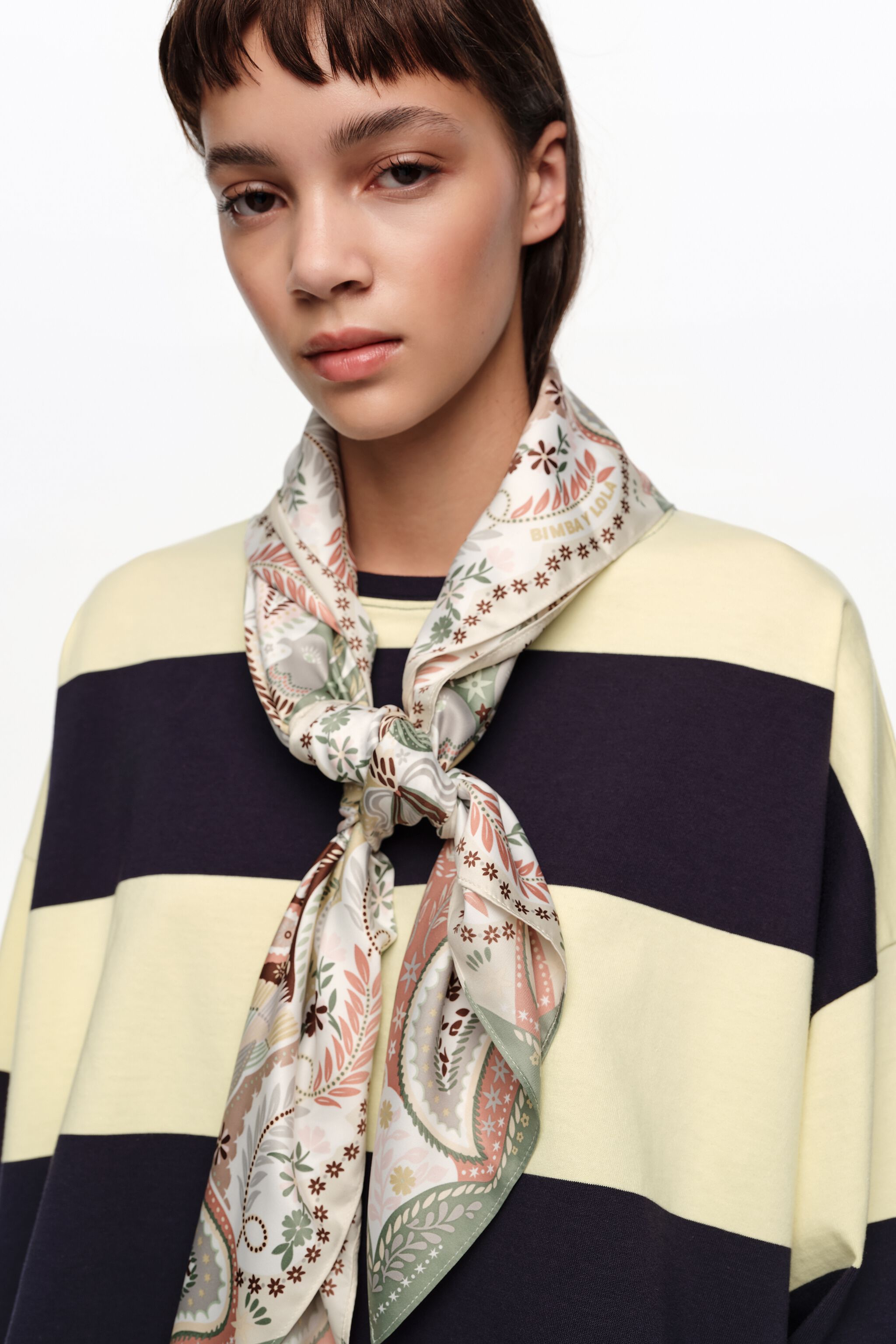Pashmina de paisley con efecto espejo gris