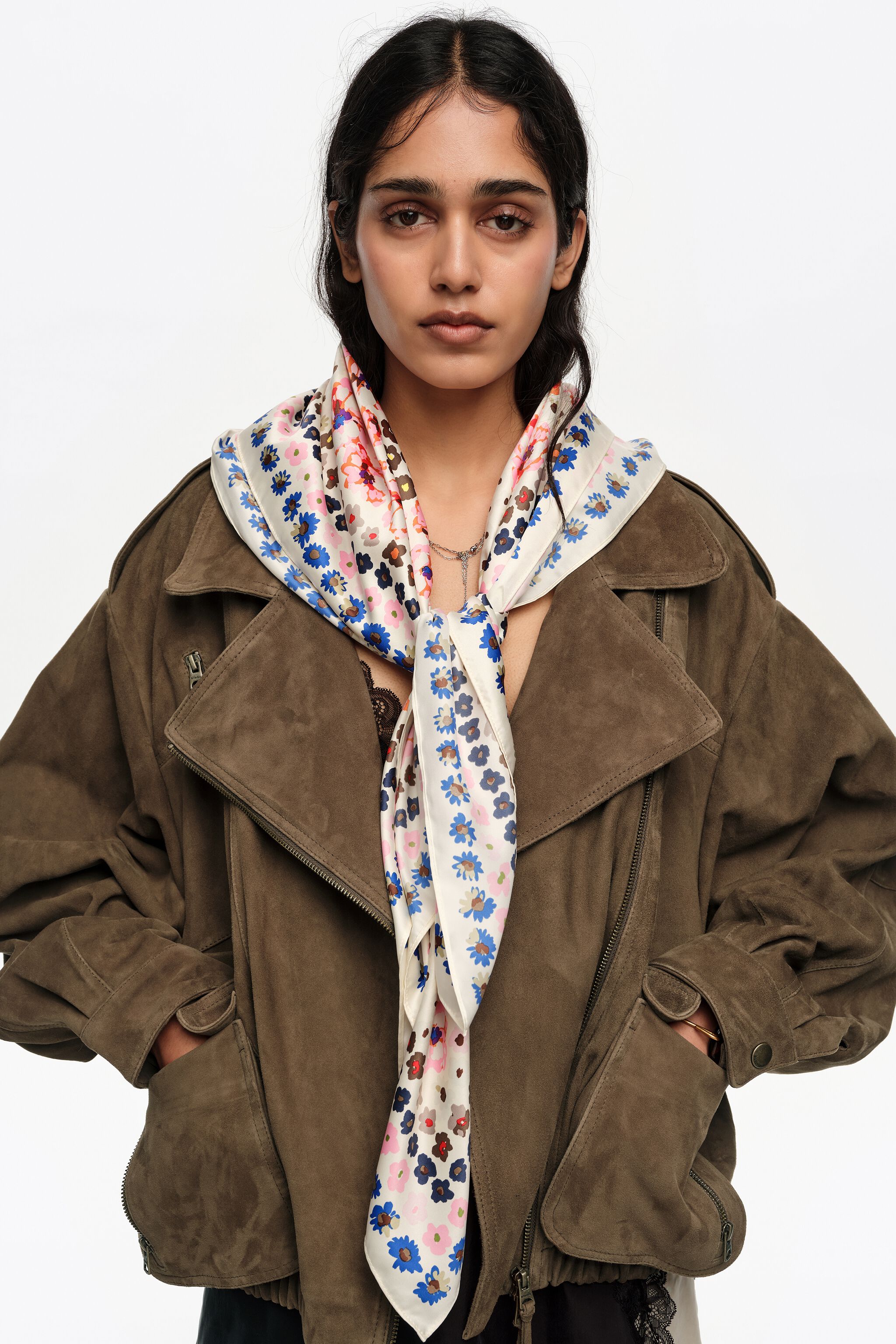 Pañuelo floral acuarela off-white