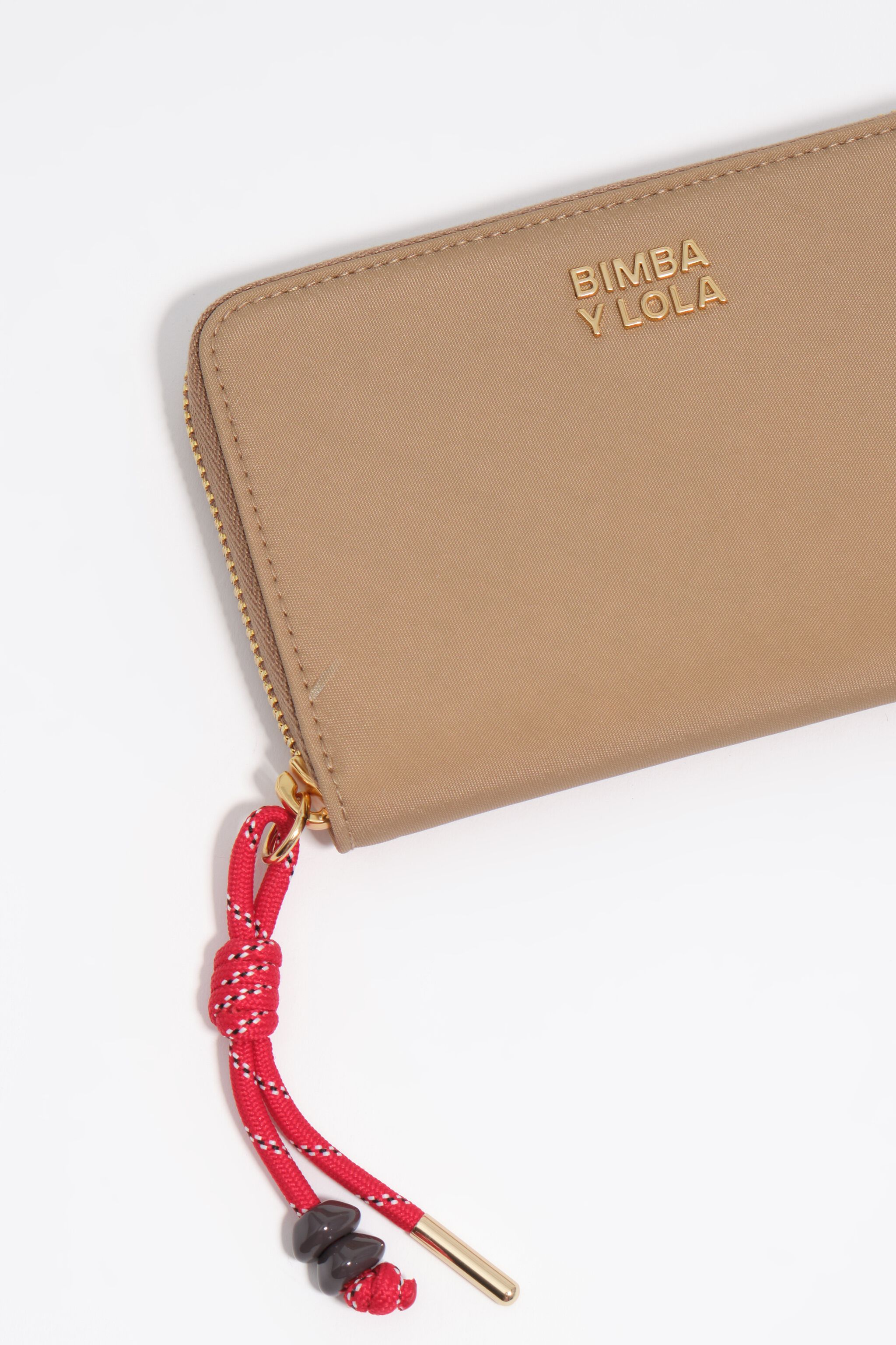 Billetera marrón claro mediana
