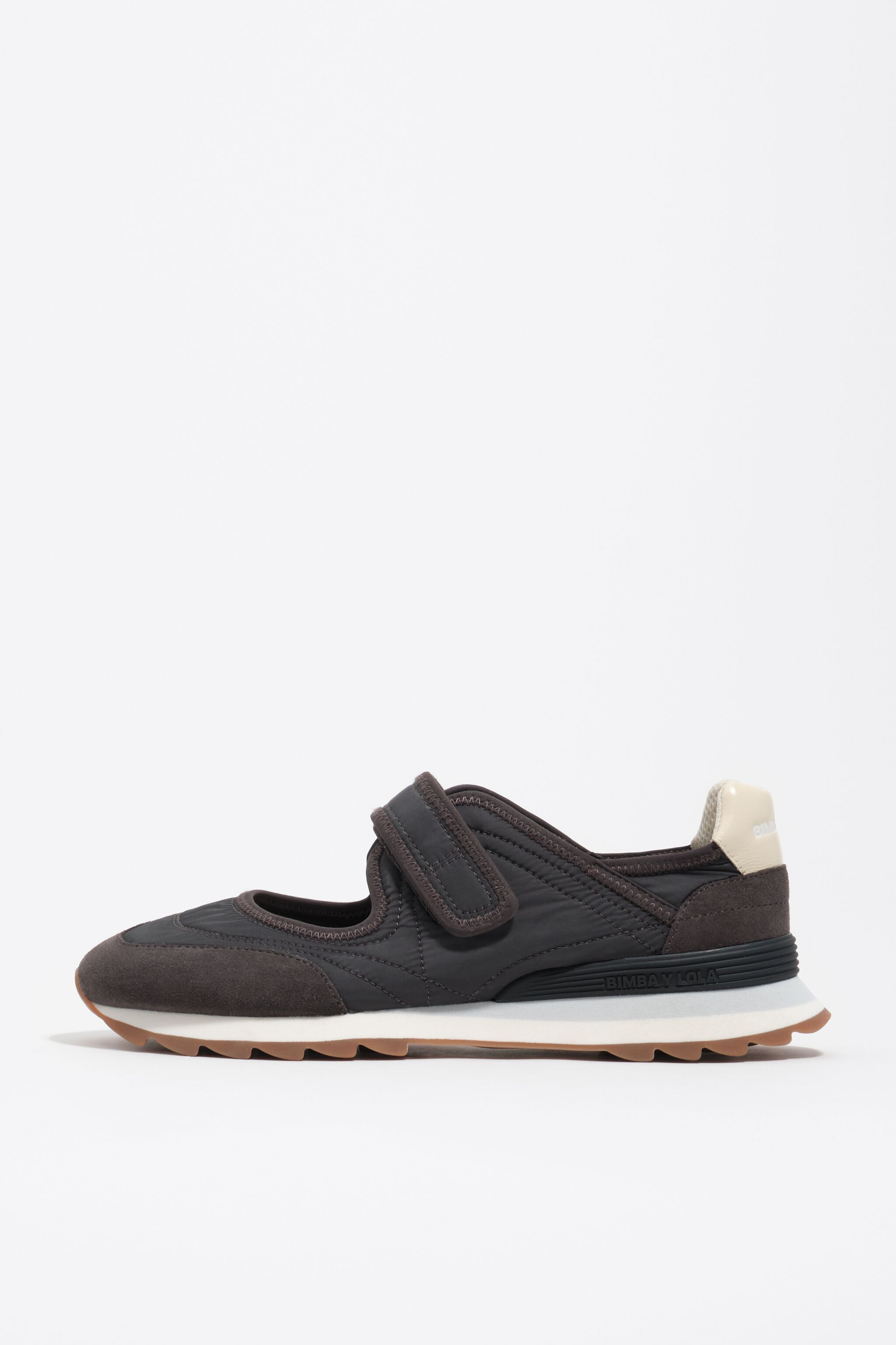 Bailarina deportiva de nailon negro 13 08