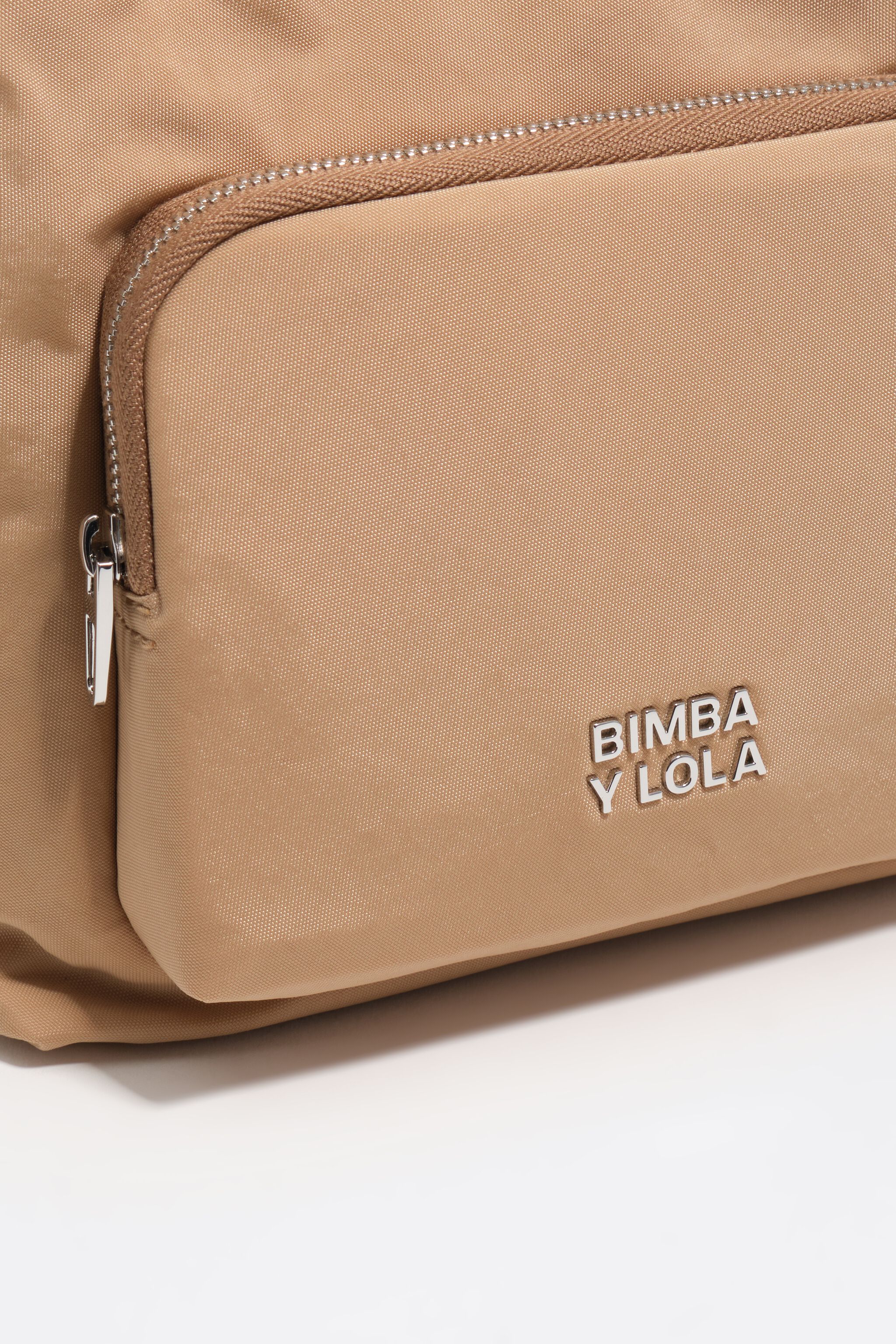 Bolso cruzado de bolsillo de nylon de camello pequeño
