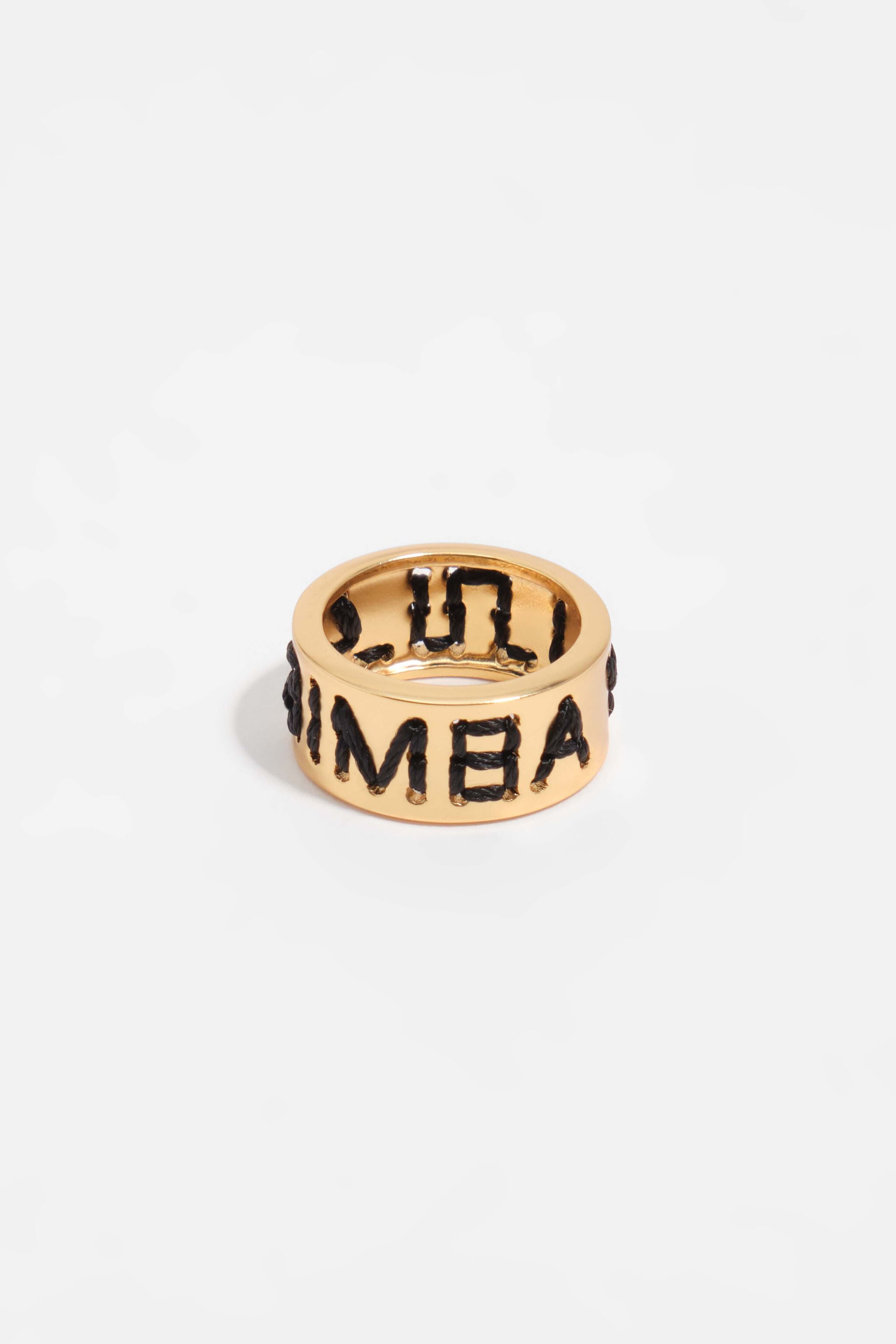 Anillo para bufanda bordado