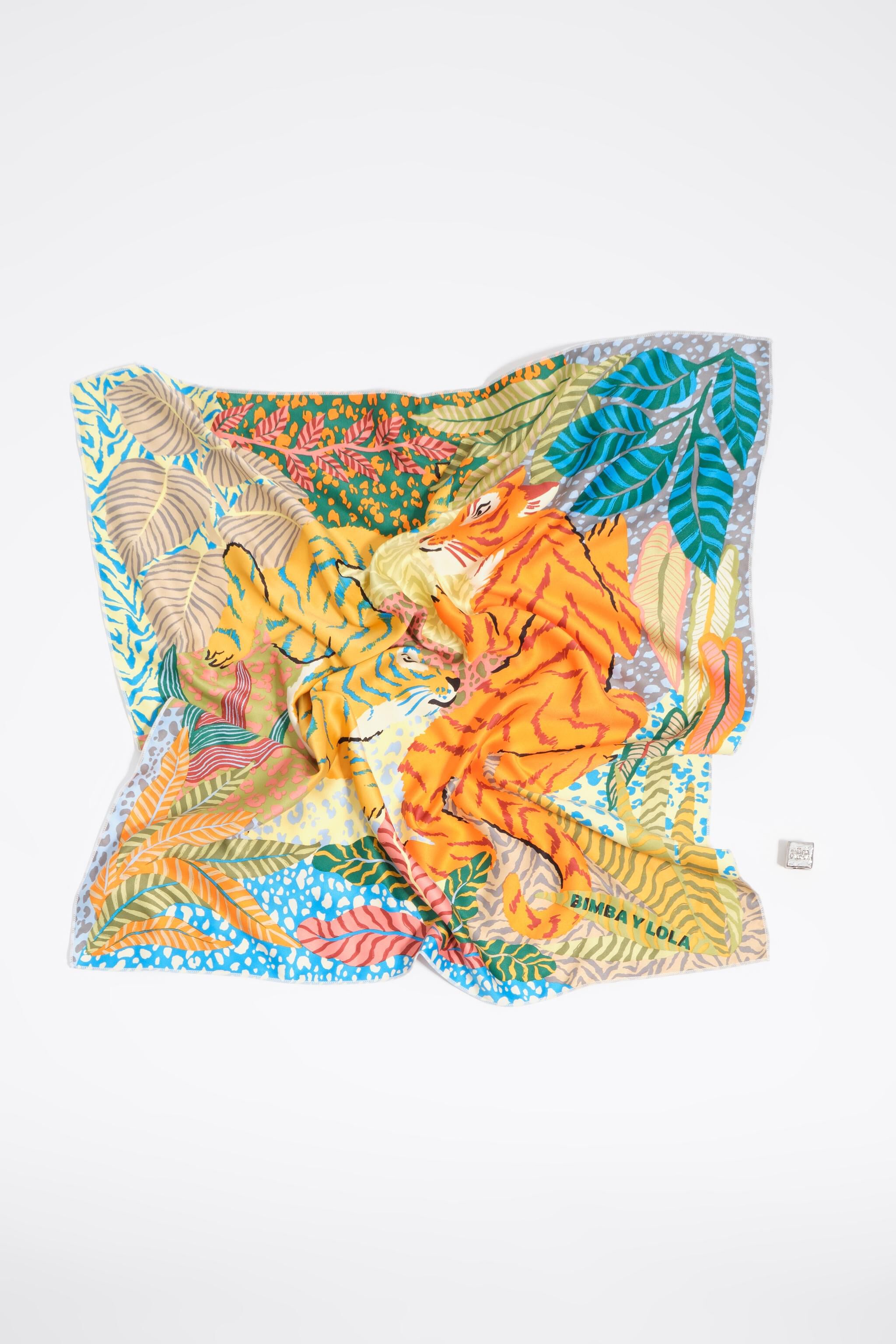 Colgante de bolsa de pañuelo naranja salvaje