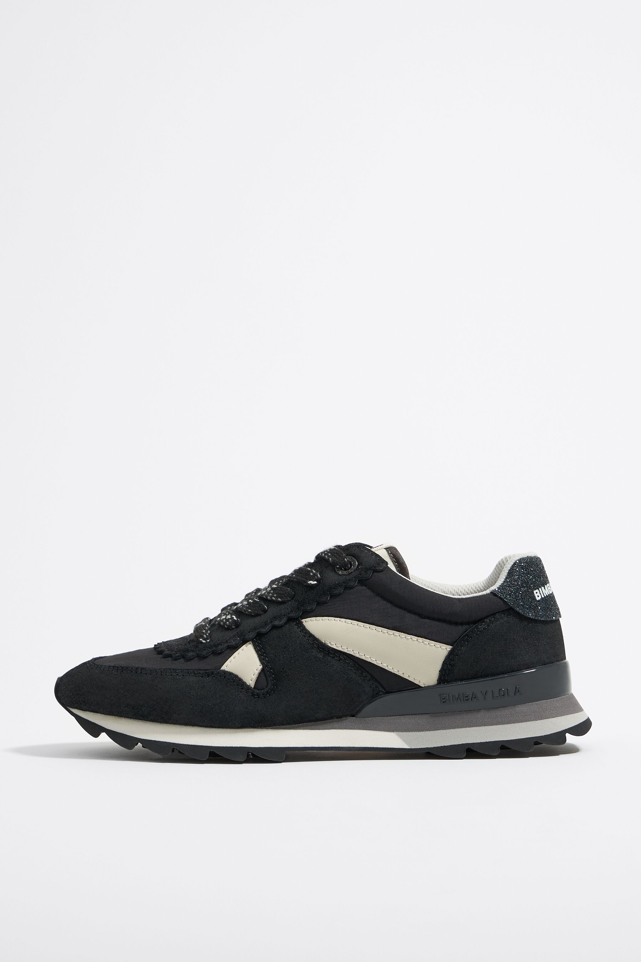 Zapatilla técnica negra 13 19
