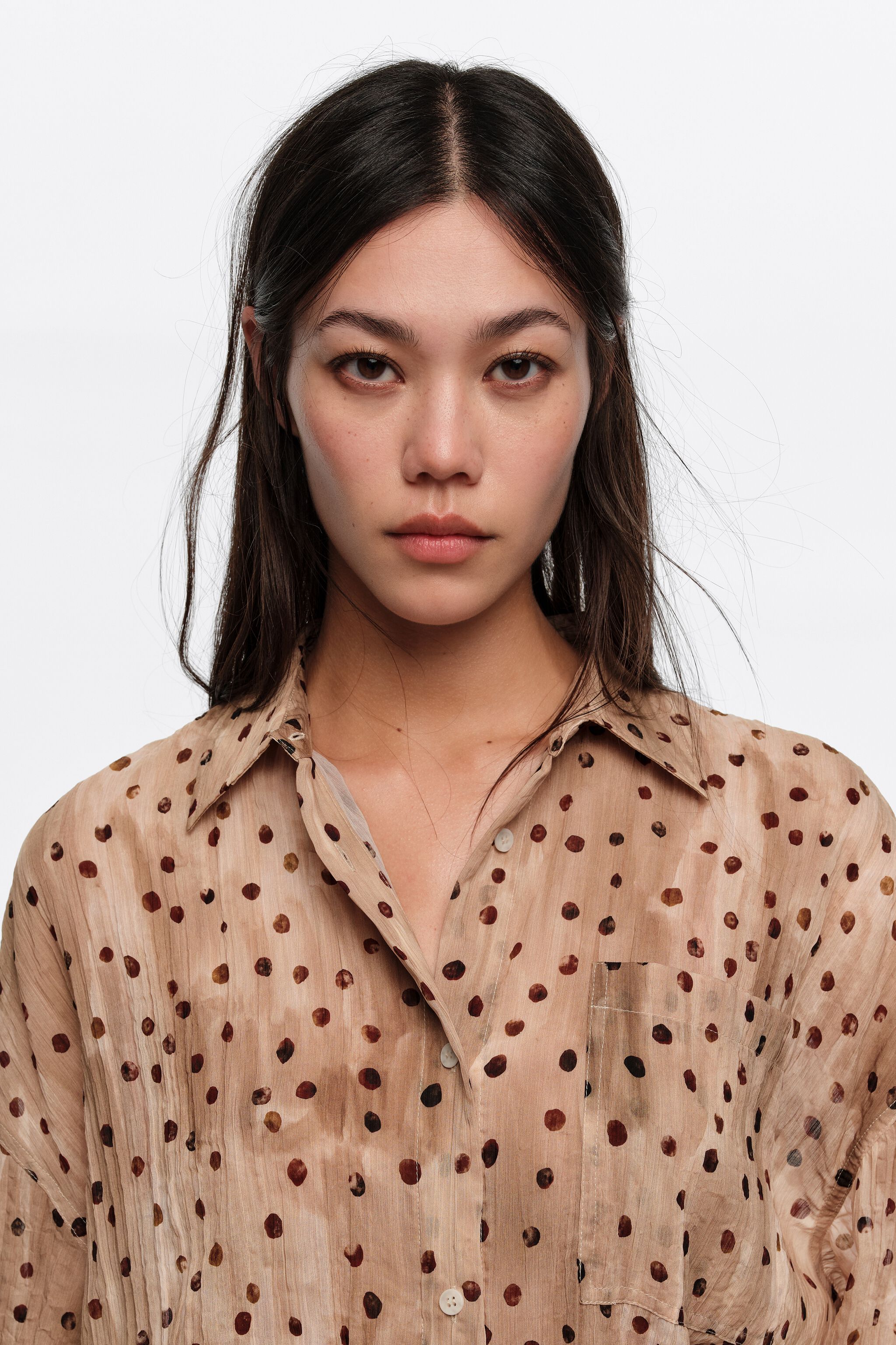 Camisa corta de manga con pliegues de puntos acuarela