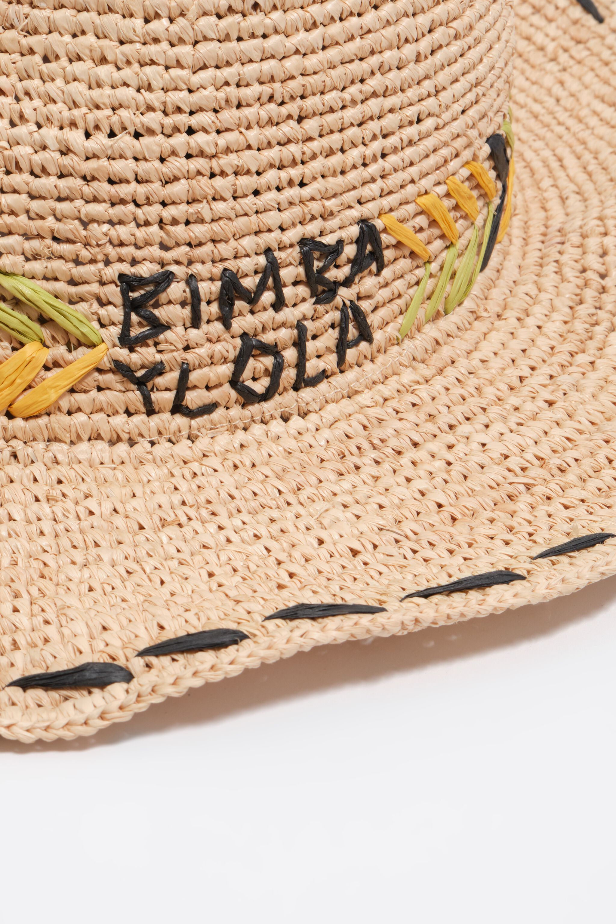 Sombrero de rafia natural con bordado multicolor