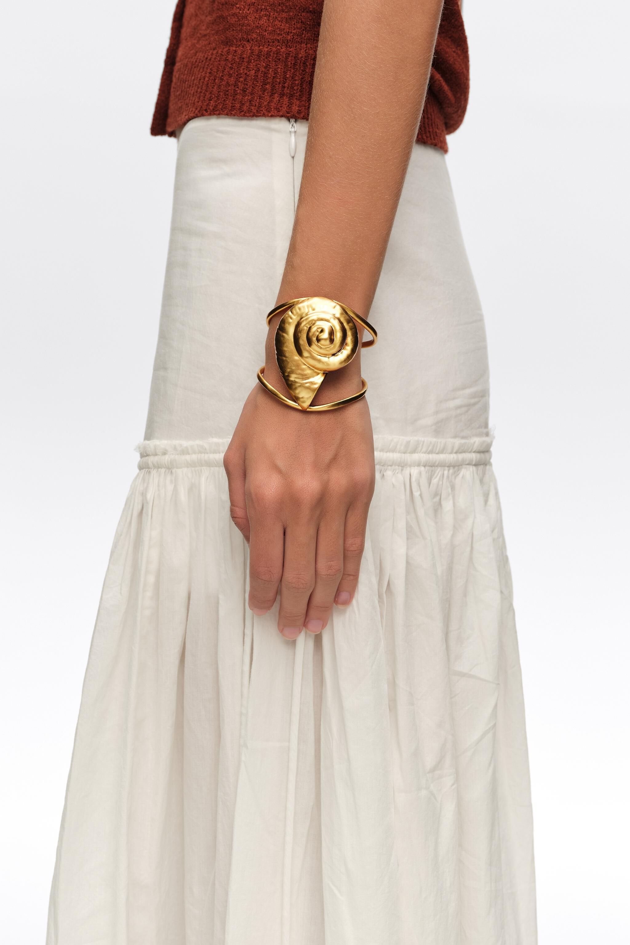Pulsera de concha de oro envejecido