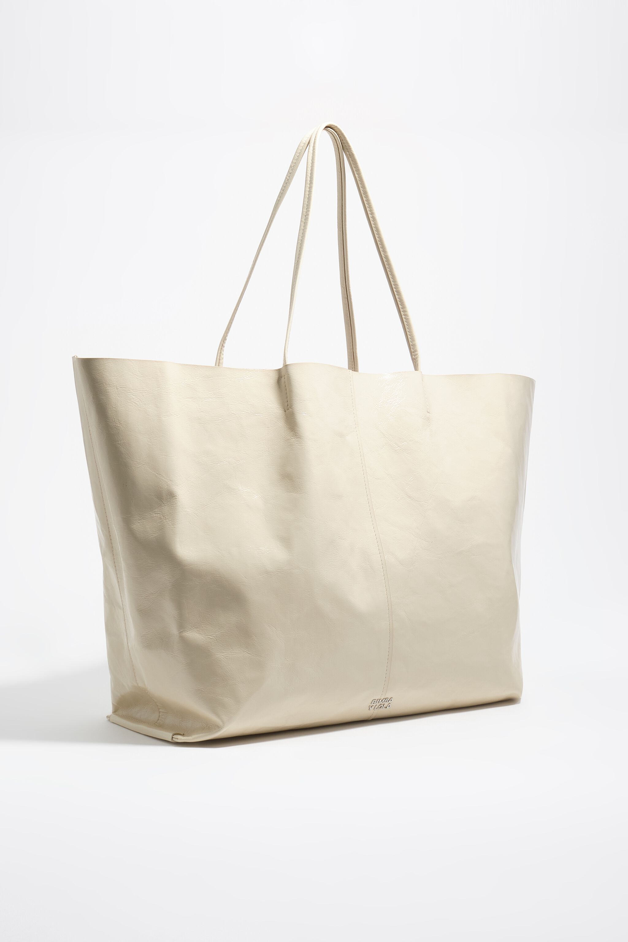 Bolso maxi de cuero brillante