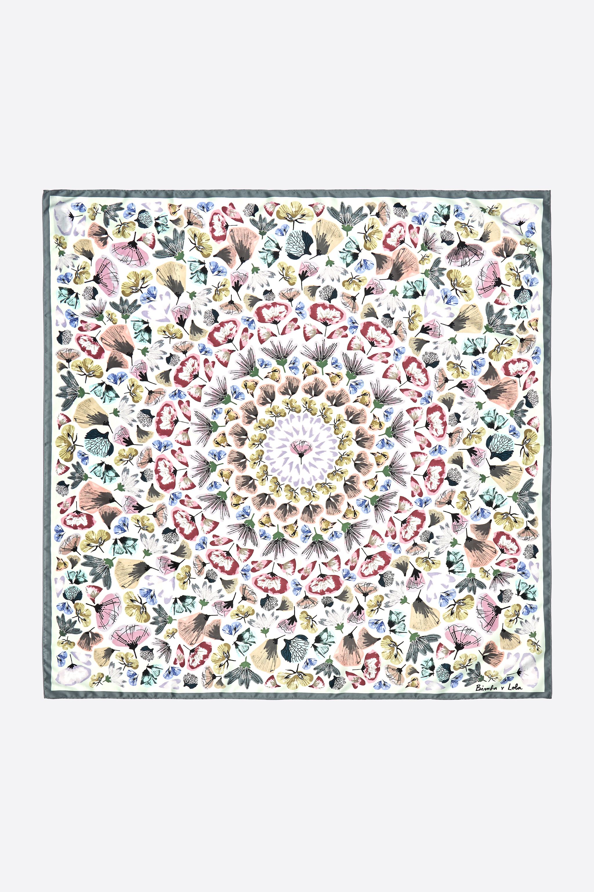 Pañuelo de flores kaleidoscópicas