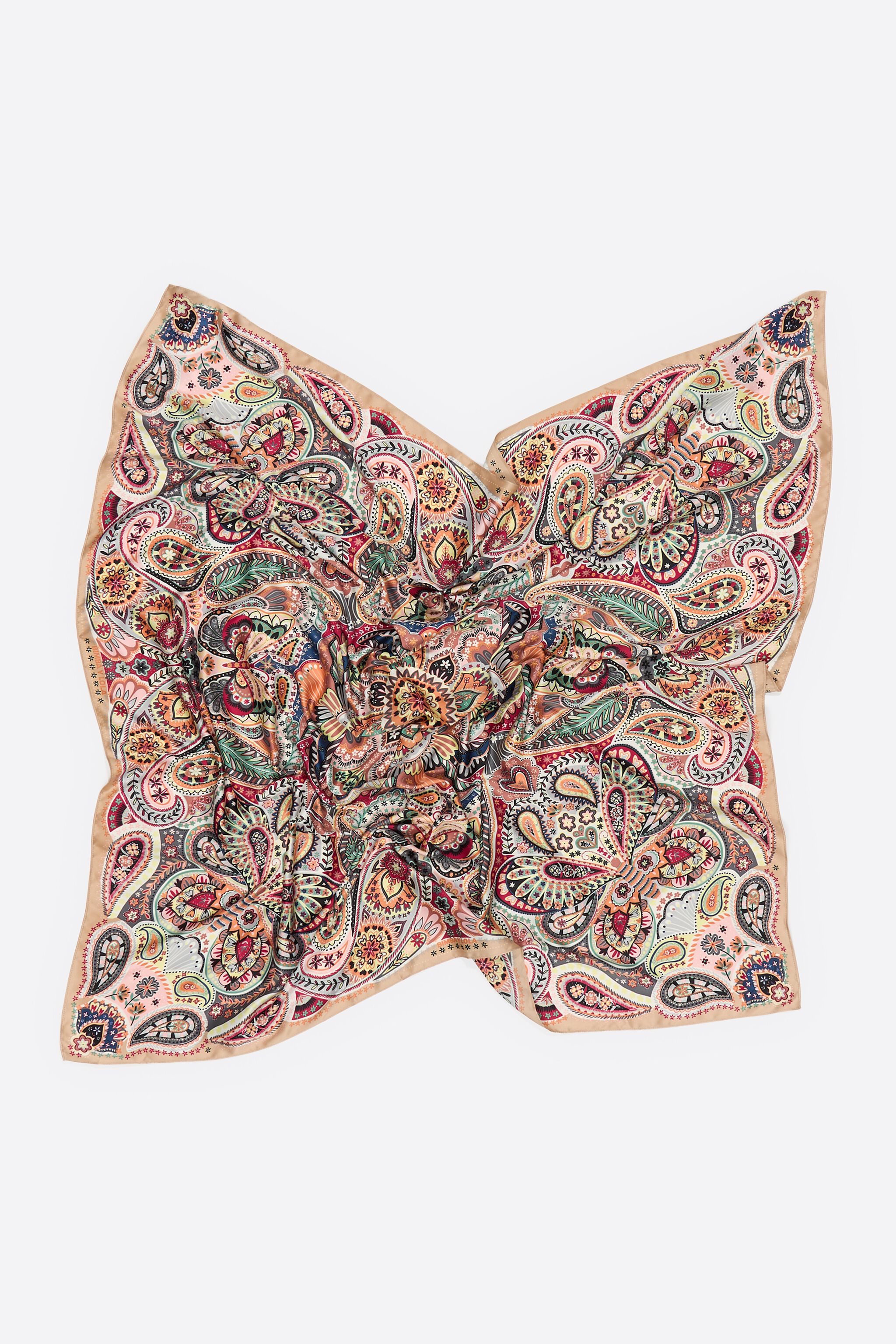 Pañuelo fucsia con estampado paisley y mariposas