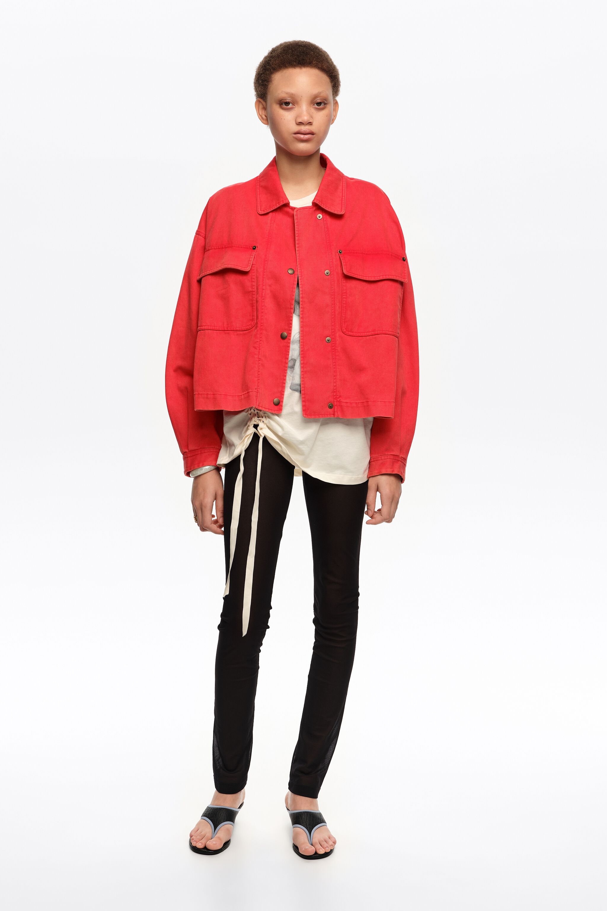 Chaqueta corta de algodón rojo desvanecido
