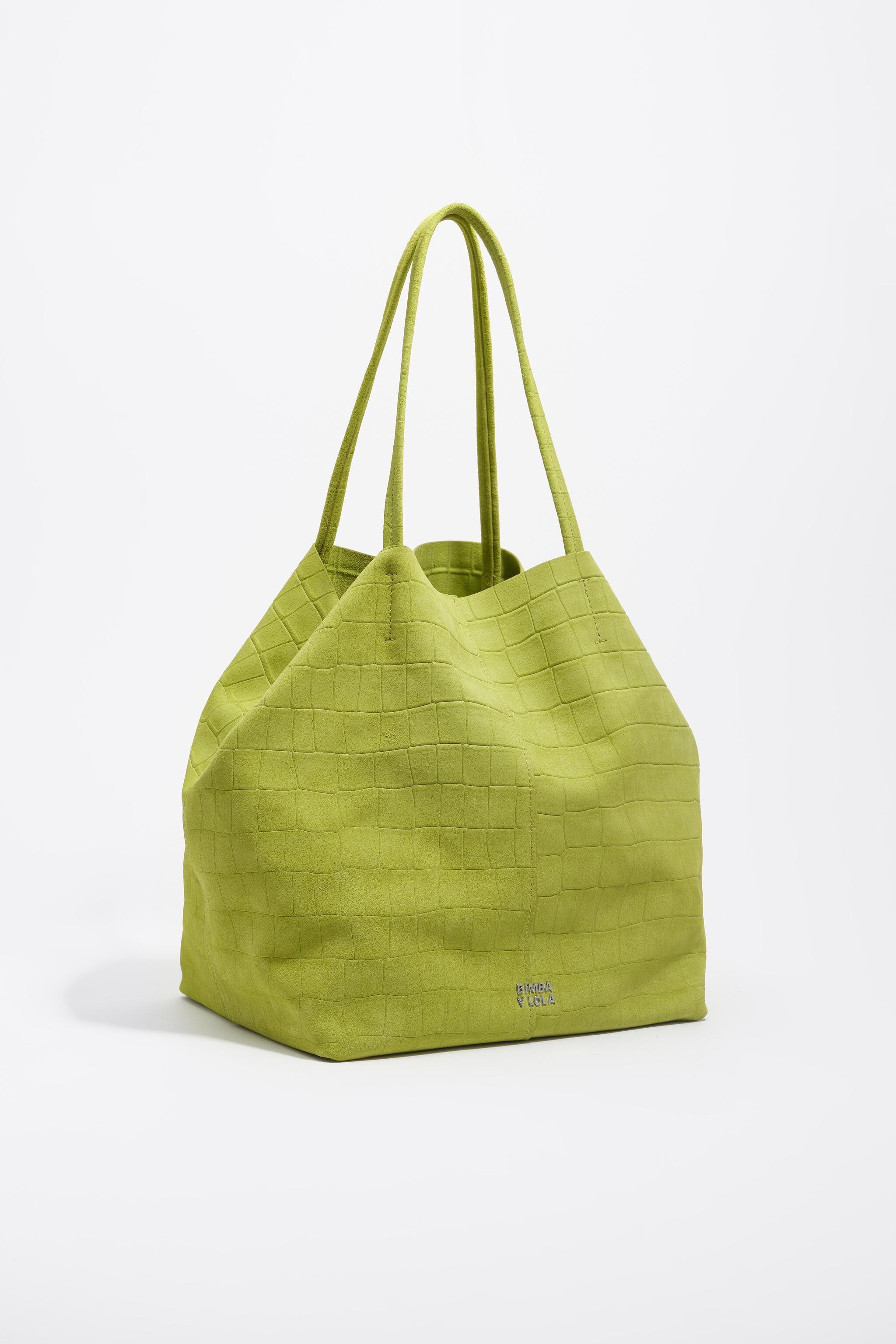 Bolso bandolera de ante grande en color lima con estampado de cocodrilo