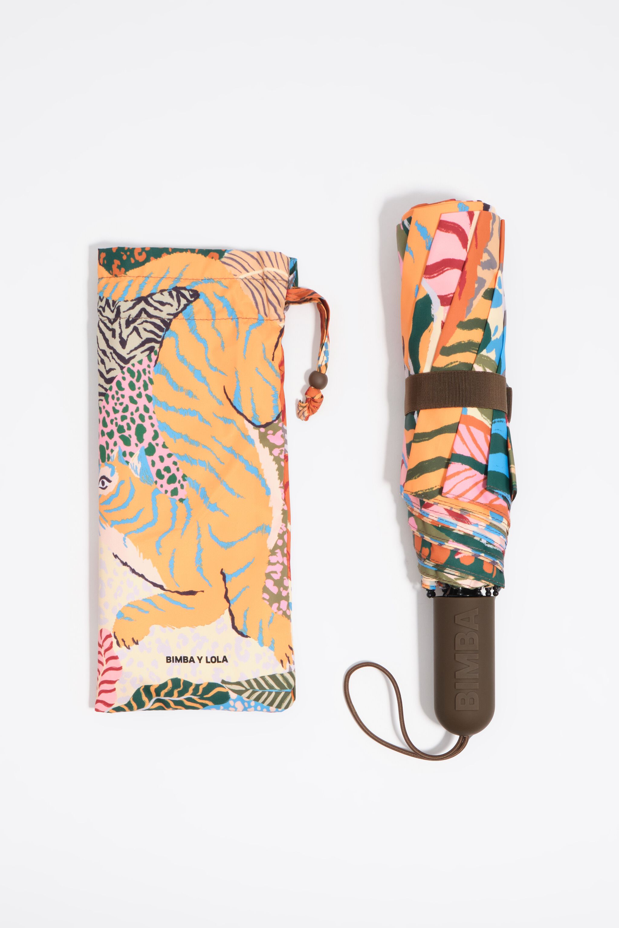 Paraguas con estampado salvaje