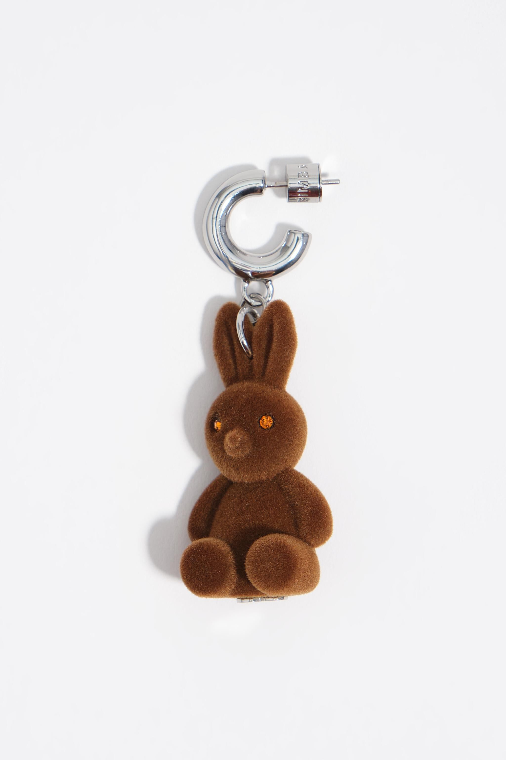 Aretes de aro con conejo acolchado marrón